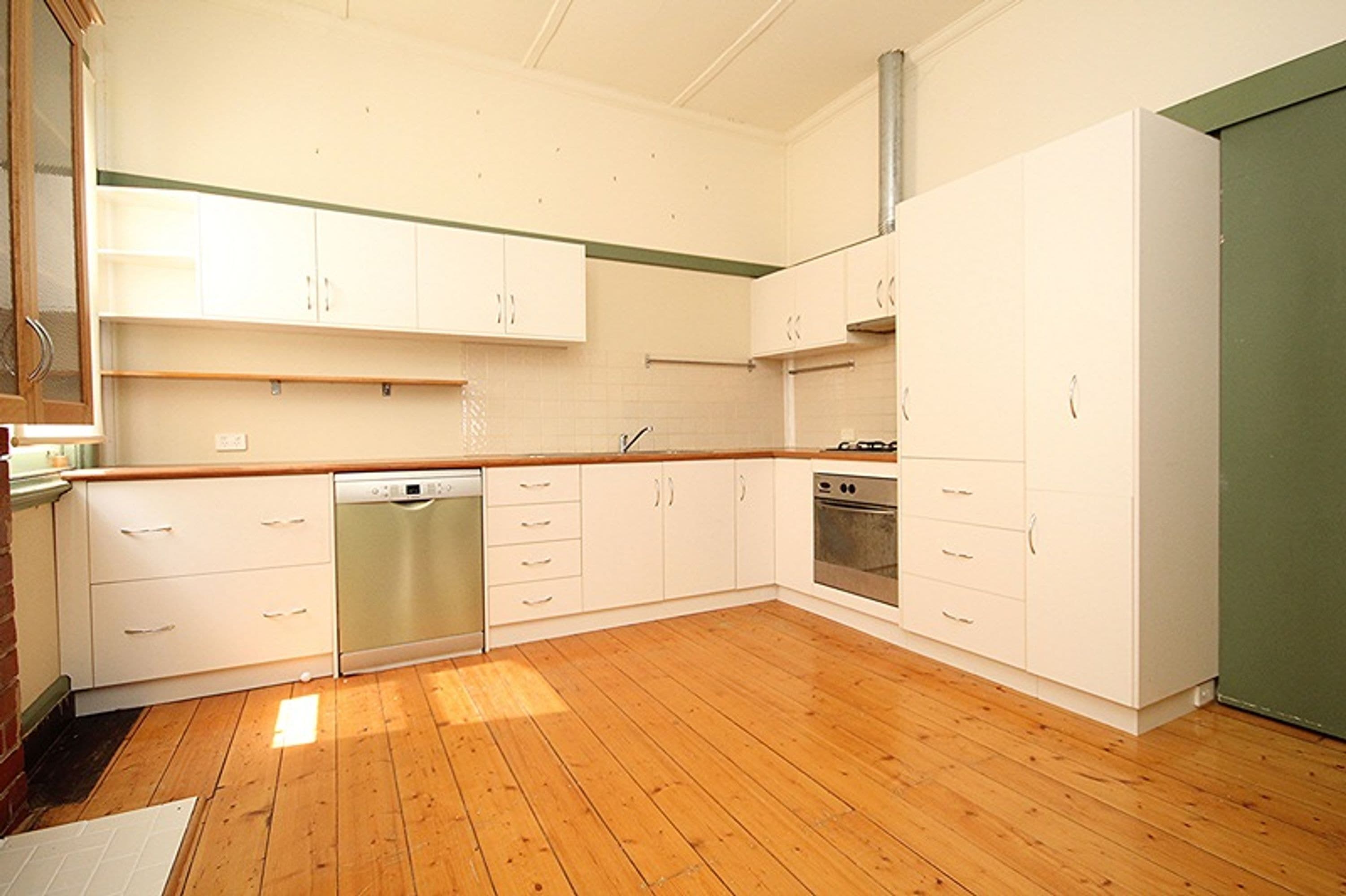 11 Natimuk Road, Horsham VIC 3400, Horsham - Thumbnail 2