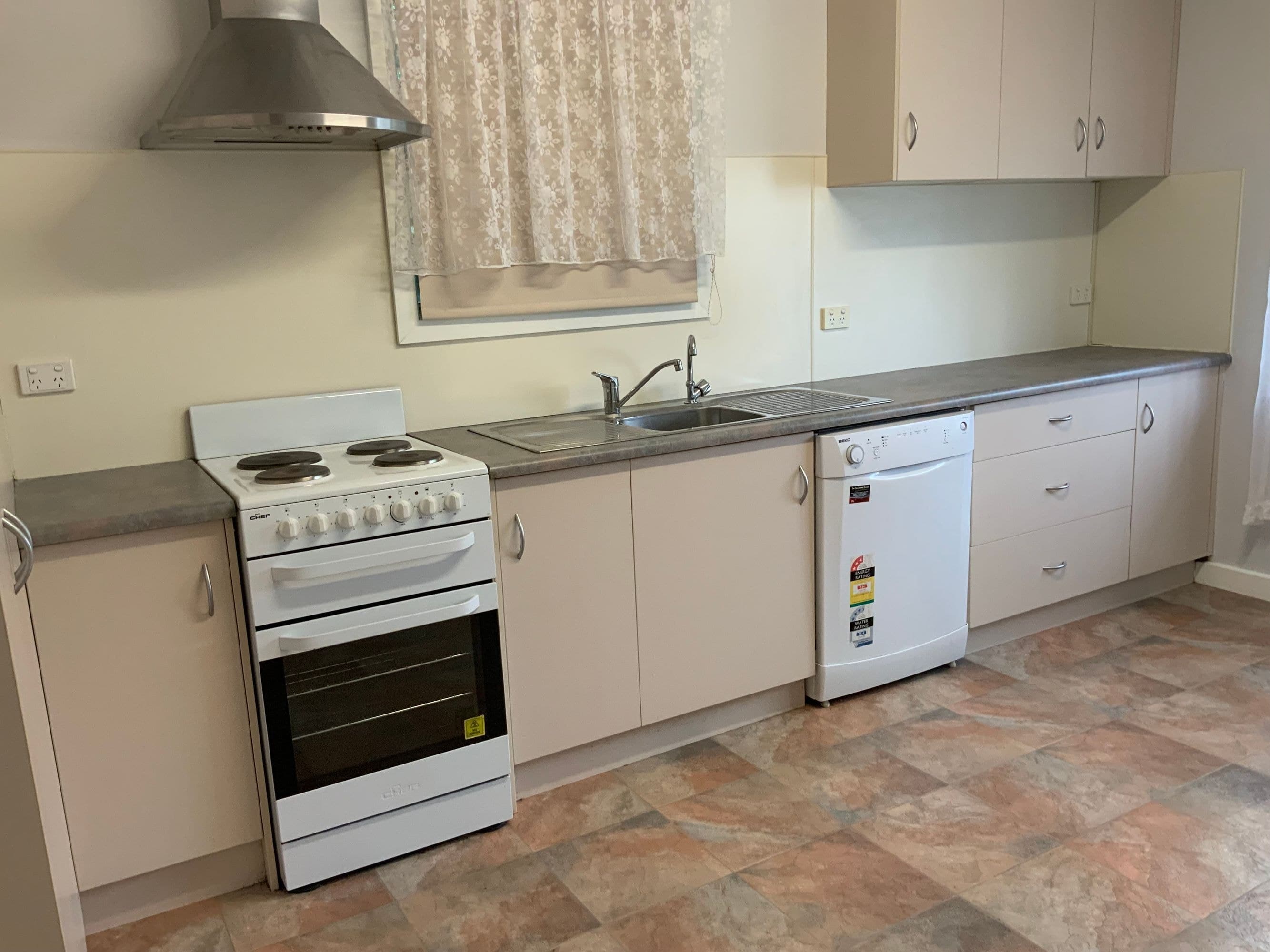 75 Albert Street, Horsham VIC 3400, Horsham - Thumbnail 2