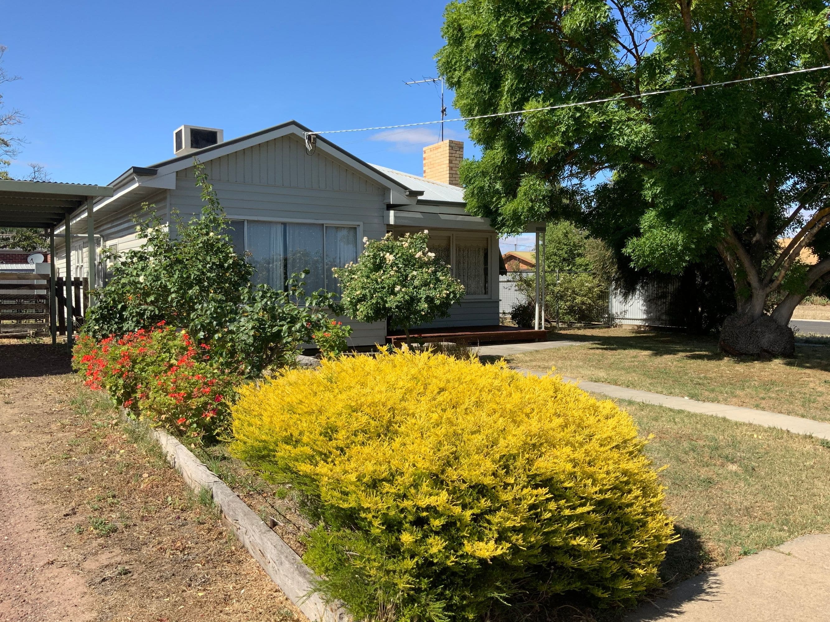 28 Young Street, Horsham VIC 3400, Horsham - Thumbnail 2