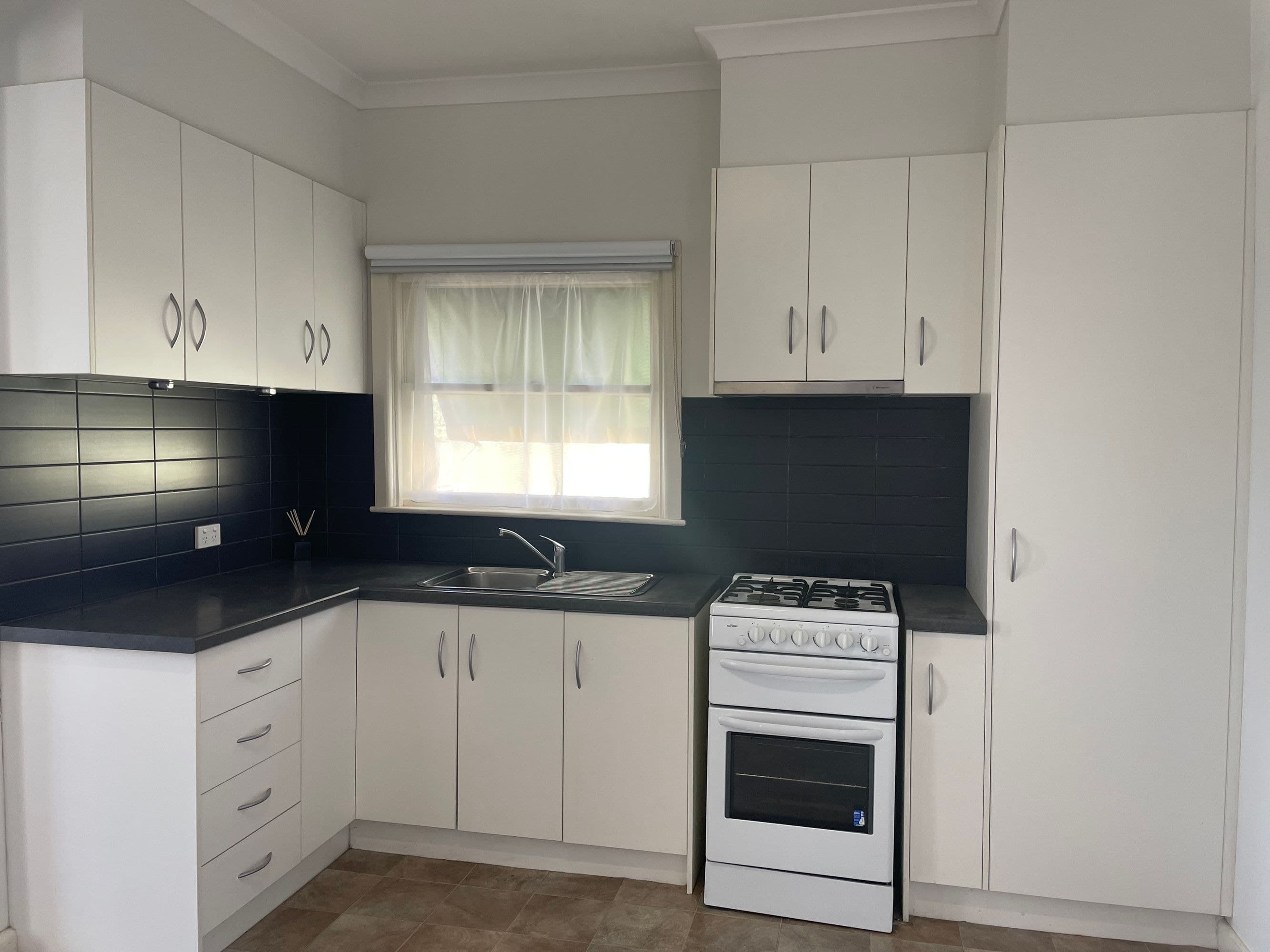 21 Philip Street, Horsham VIC 3400, Horsham - Thumbnail 3
