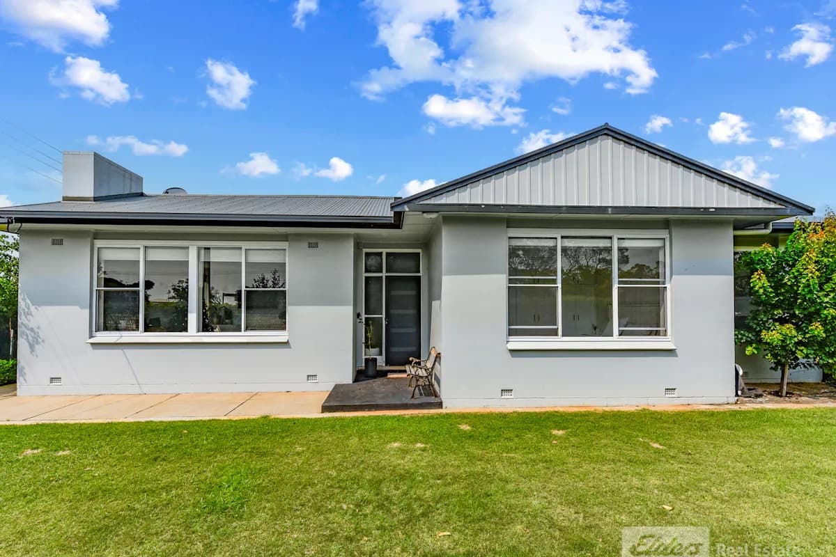 1 Rendelsham Road, Millicent, SA, 5280, Millicent - Thumbnail 3