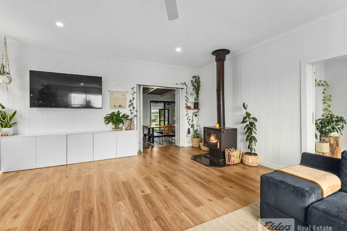 1 Rendelsham Road, Millicent, SA, 5280, Millicent - Thumbnail 6