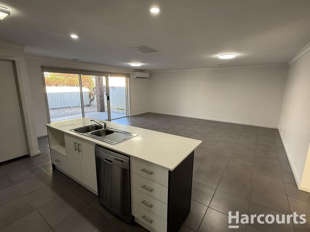 13 Churchill Road, HORSHAM, VIC 3400, Horsham - Thumbnail 3