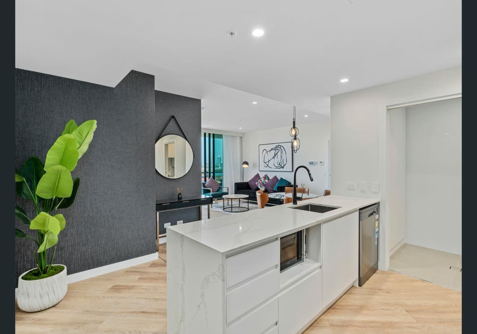 716/59 Meron Street, SOUTHPORT, Southport - Thumbnail 5