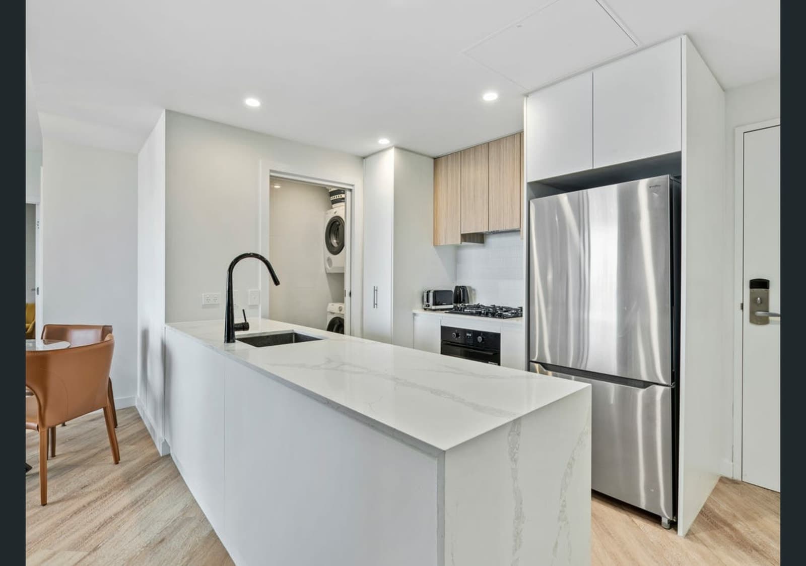 716/59 Meron Street, SOUTHPORT, Southport - Thumbnail 6