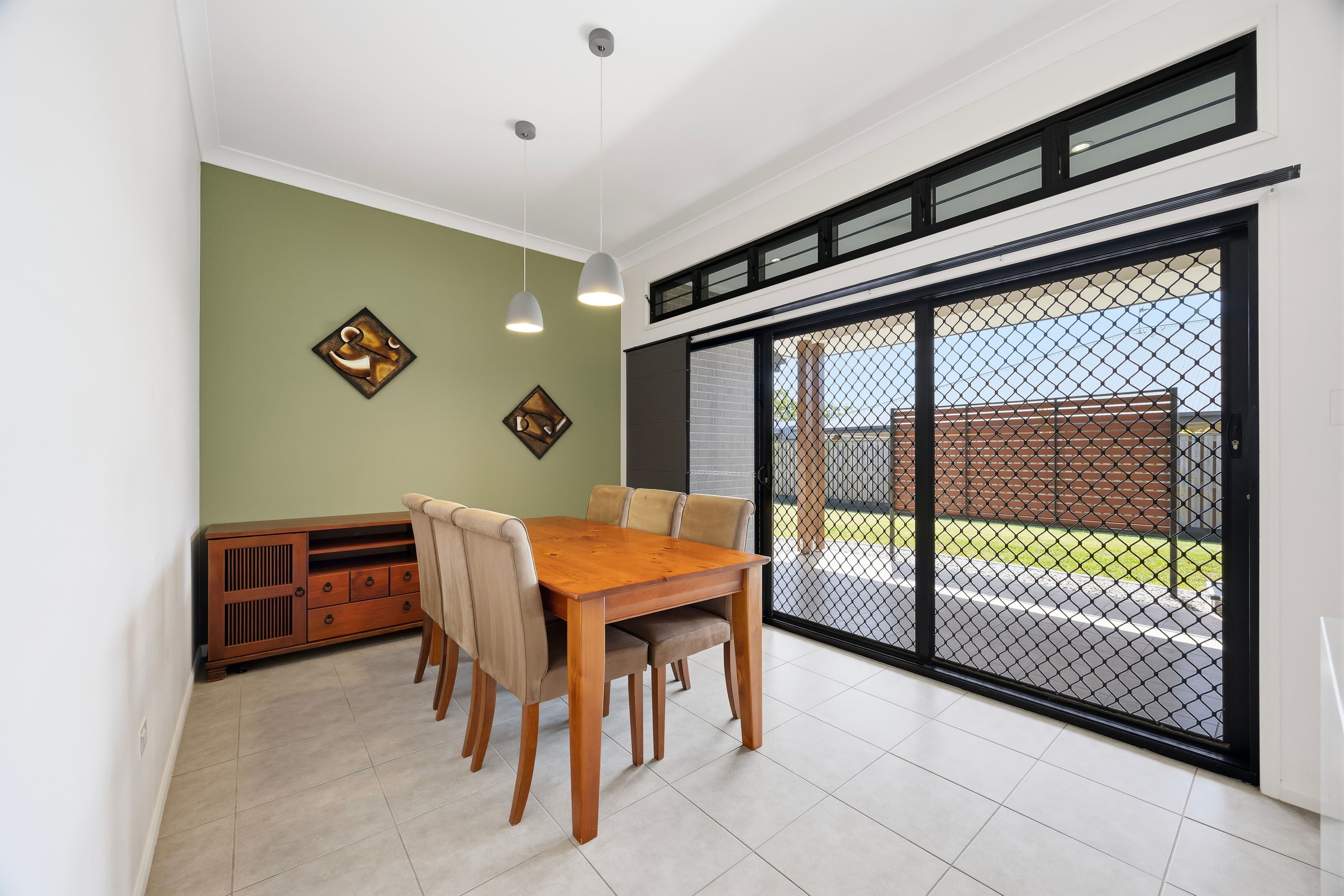17 Lenthall Street, Boyne Island QLD 4680, Boyne Island - Thumbnail 4