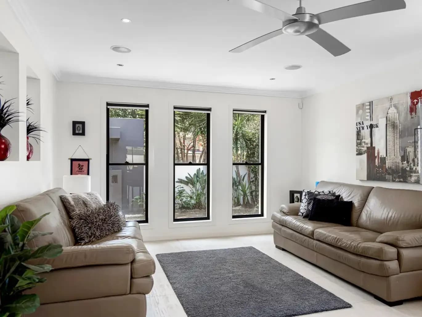 93 Cypress Drive, Broadbeach Waters QLD 4218, Broadbeach Waters - Thumbnail 3