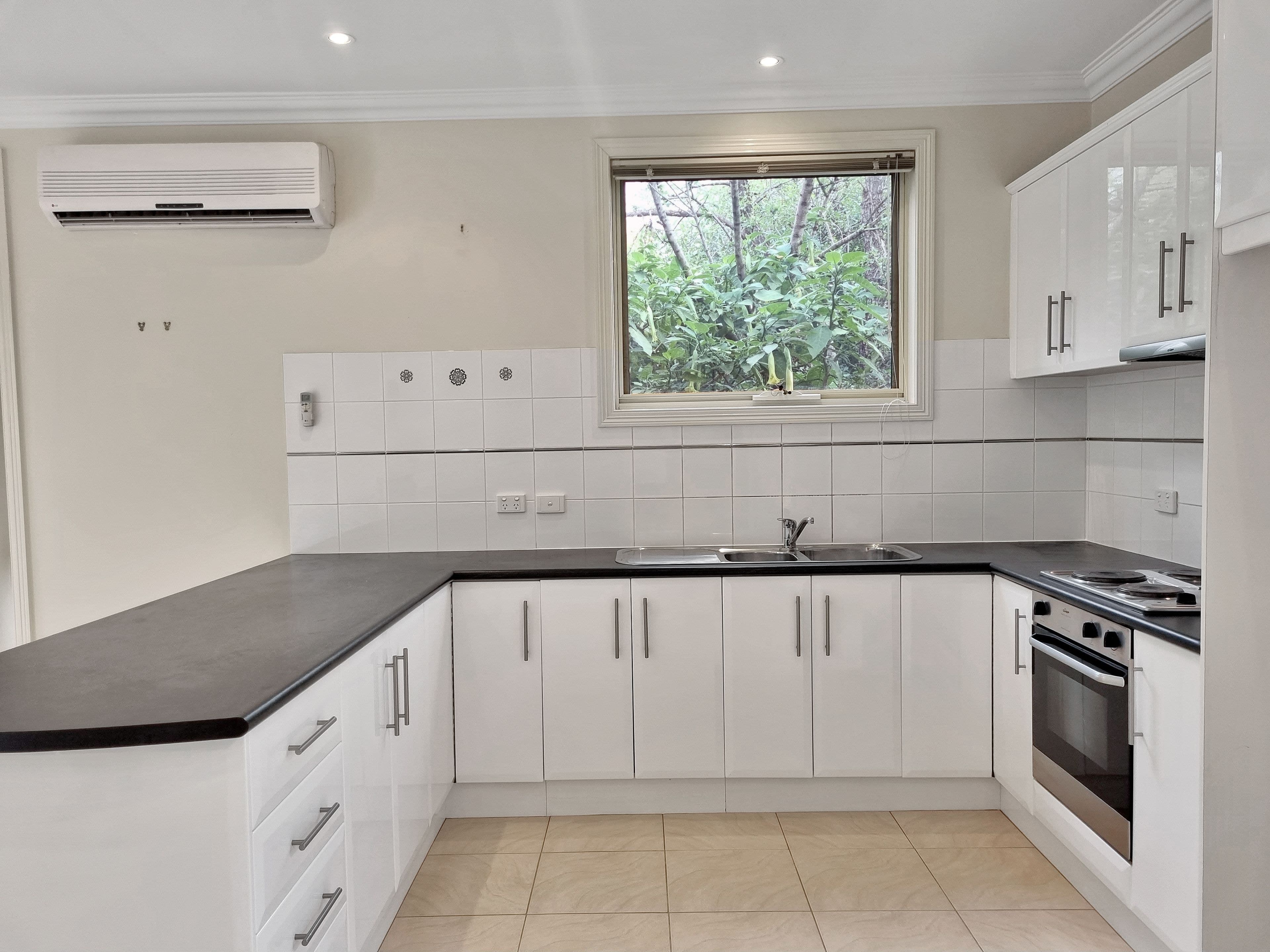 1B Murray Street, Highton VIC 3216, Highton - Thumbnail 2