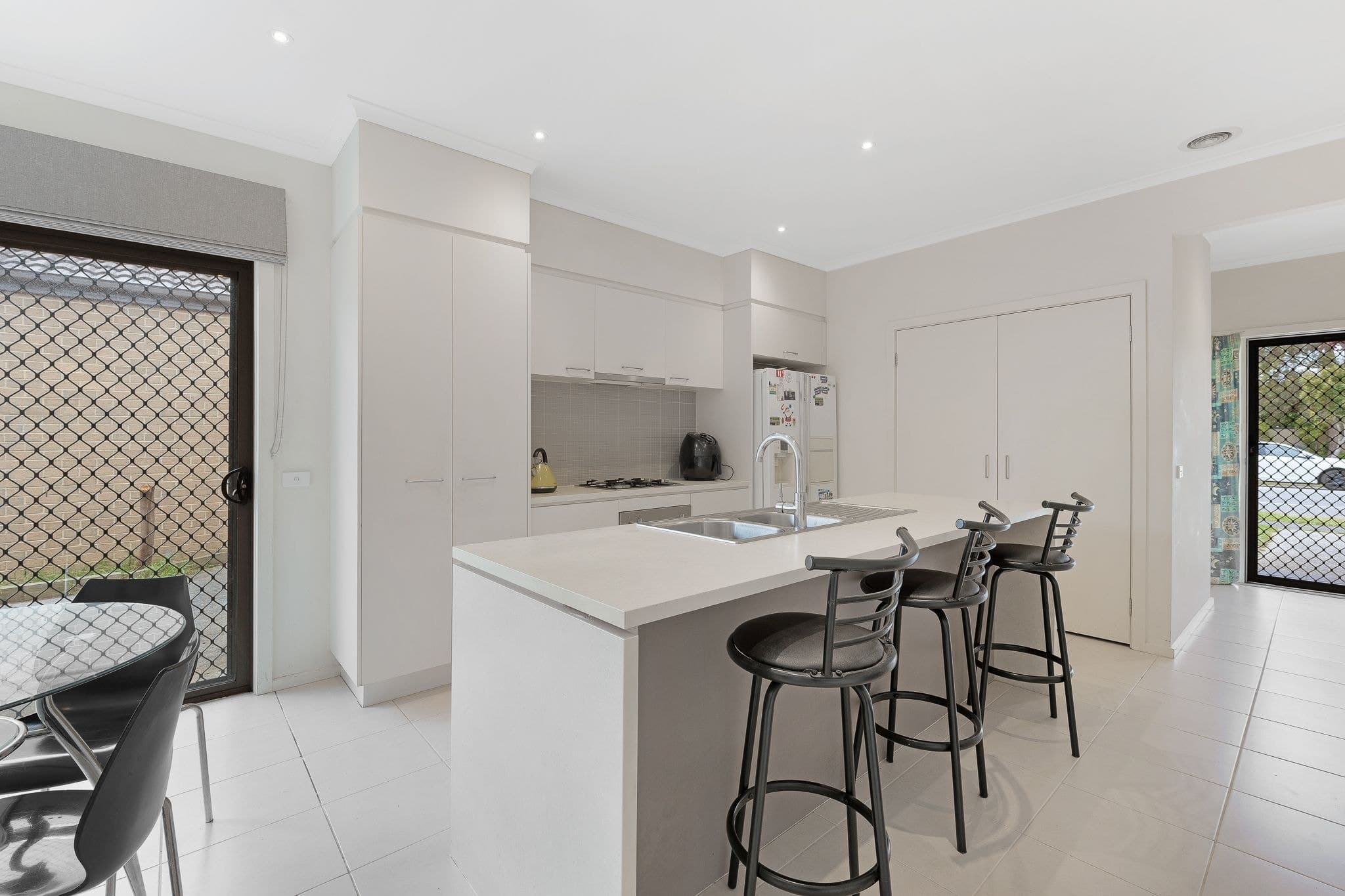 90 Springhill Drive, Cranbourne VIC 3977, Cranbourne - Thumbnail 2