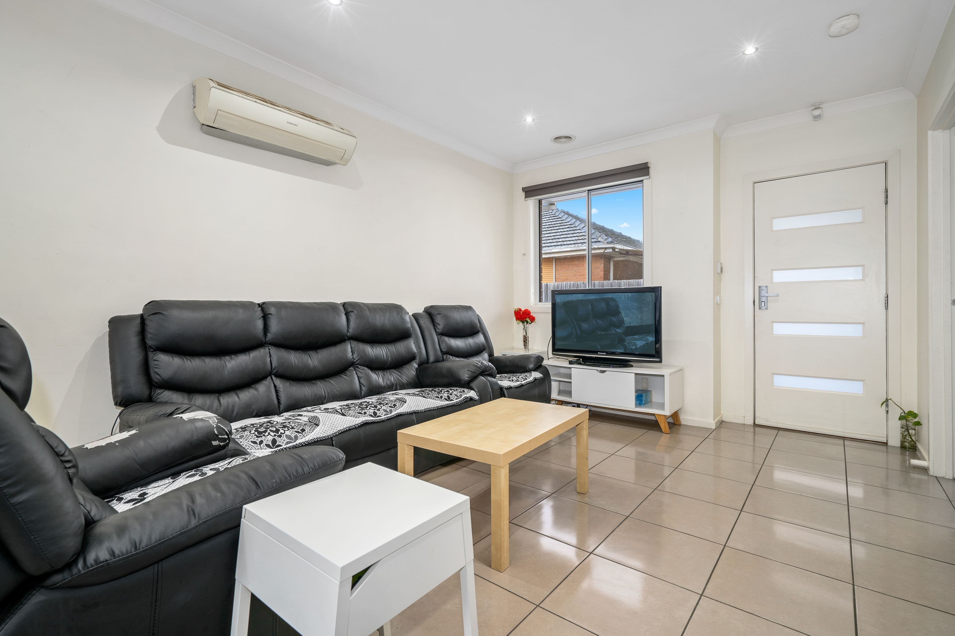 2/27 Anderson Street, Lalor VIC 3075, Lalor - Thumbnail 2