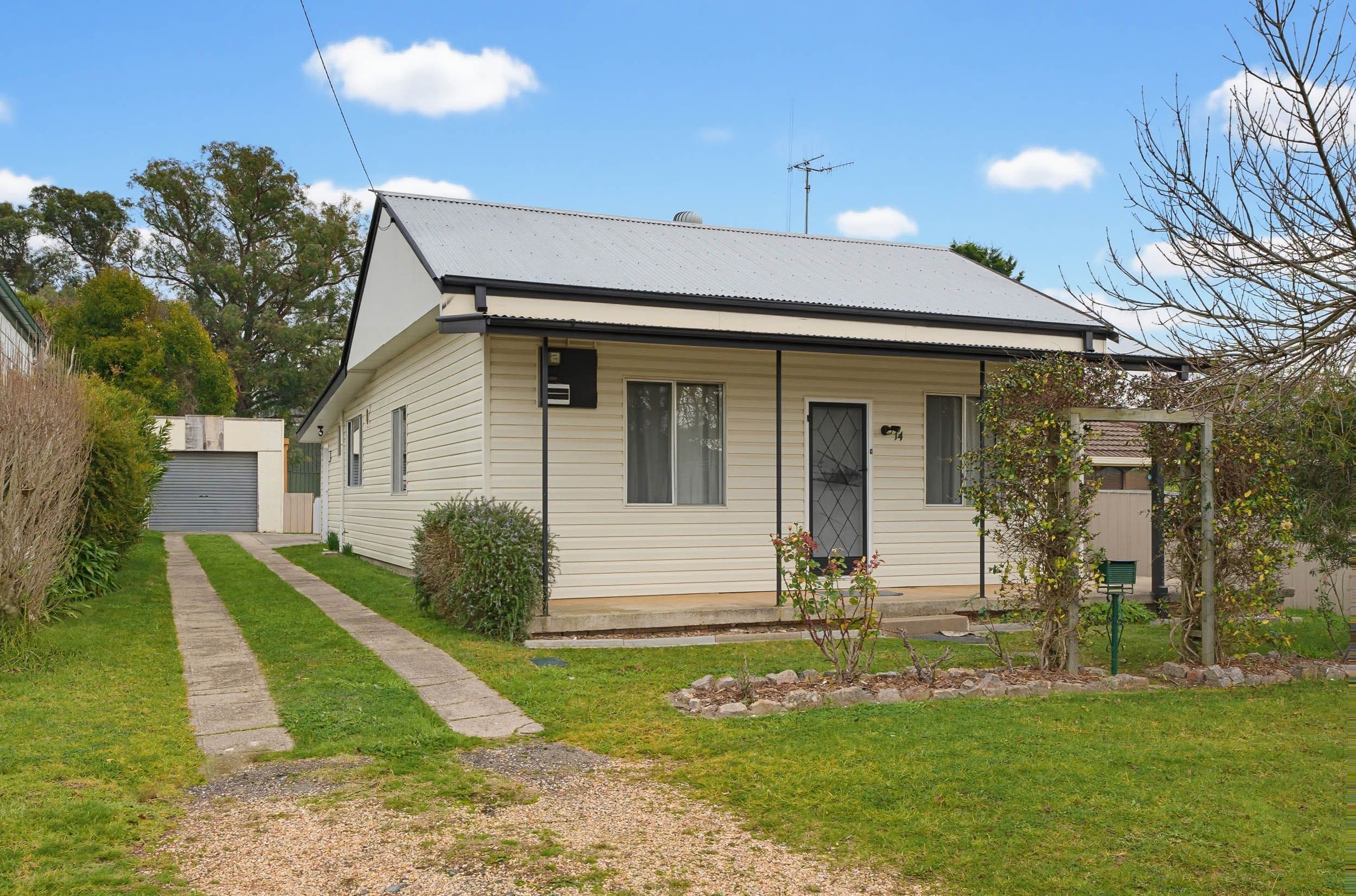 14 Cressy Street, Goulburn NSW 2580, Goulburn - Image 1