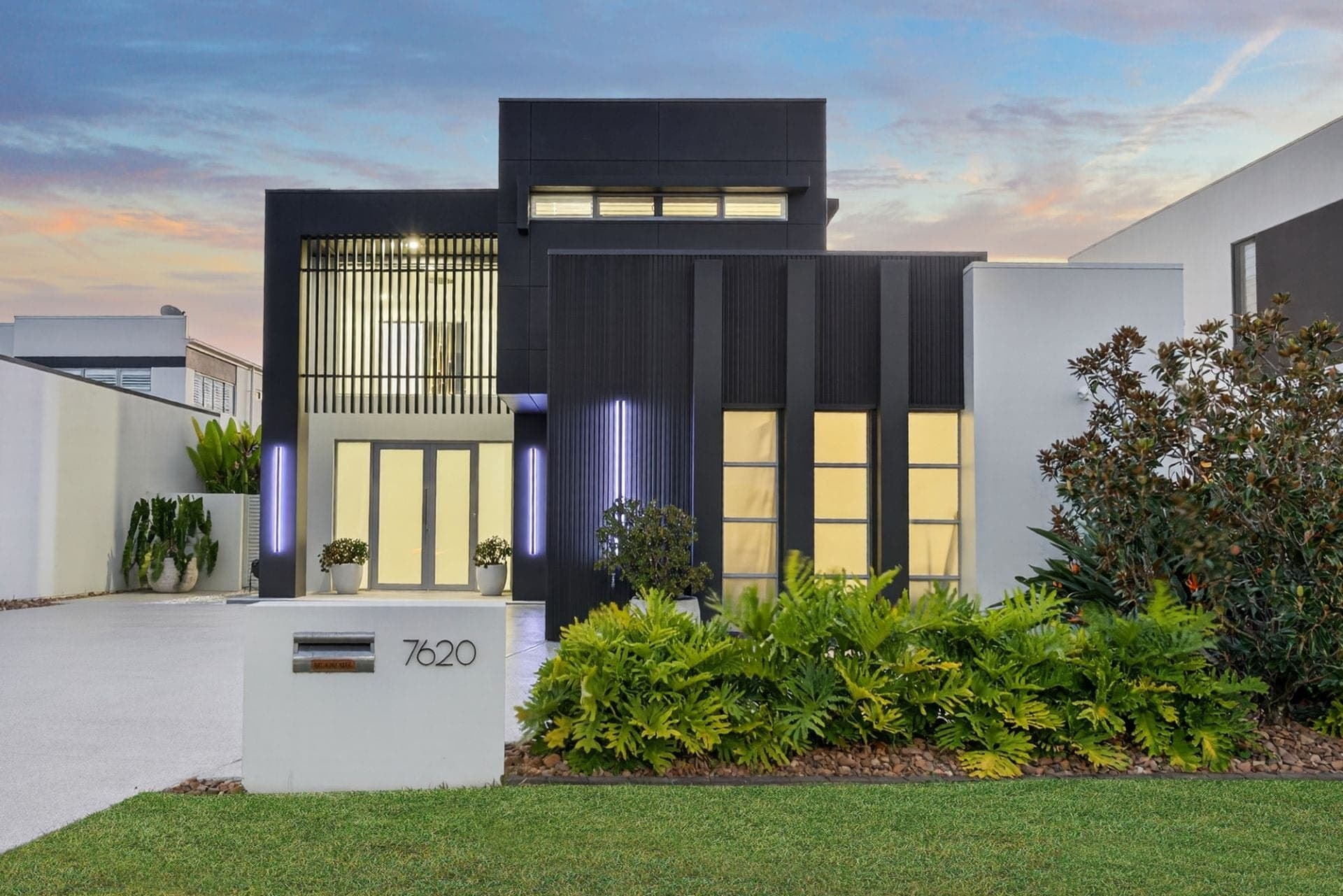 7620 Fairway Boulevard, Hope Island - Image 1