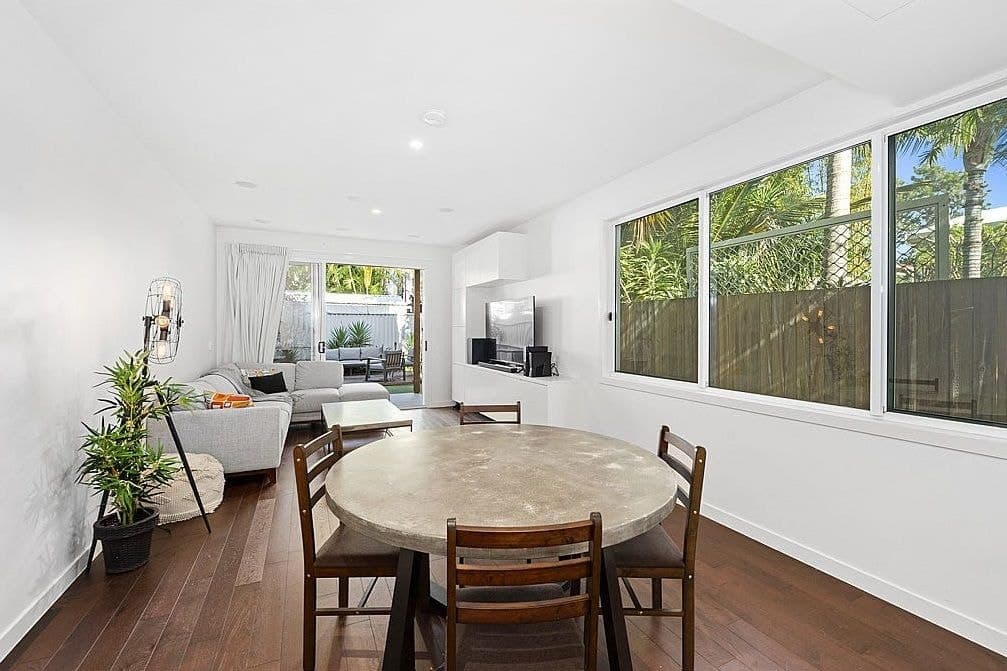 2/8 Second Avenue, Palm Beach QLD 4221, Palm Beach - Thumbnail 4