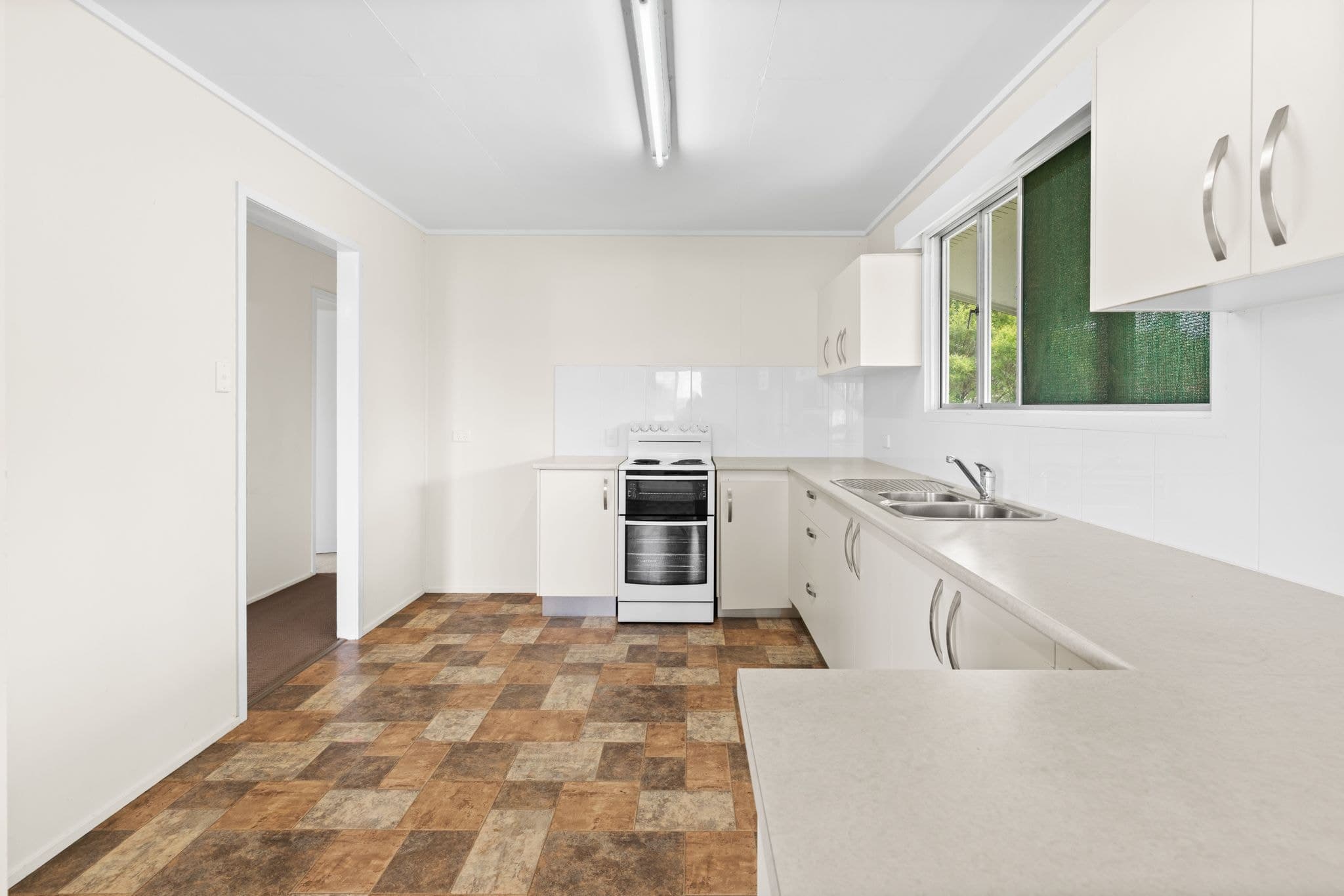 12 Grant Street, Southside QLD 4570, Southside - Thumbnail 3