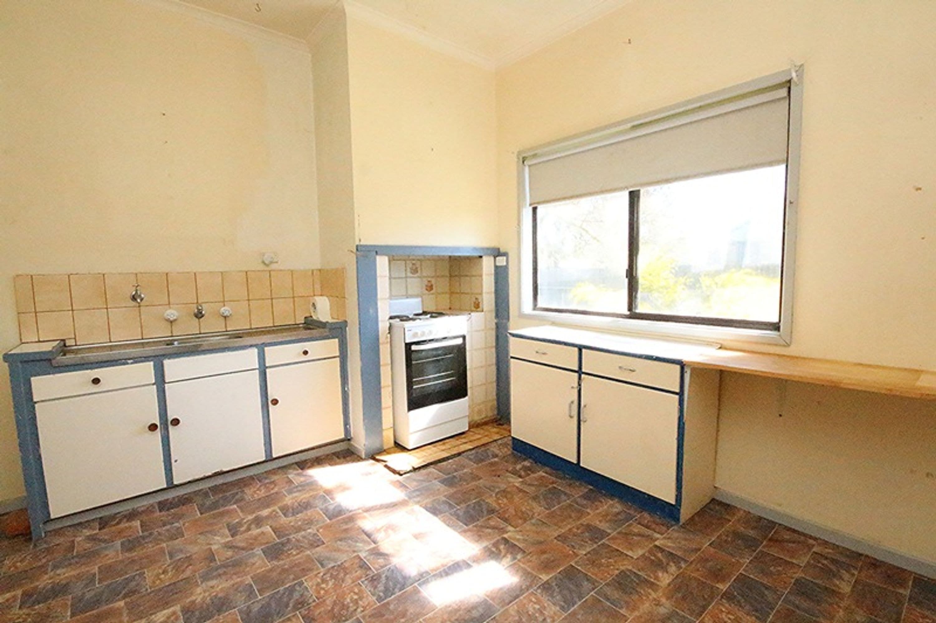 3 Madden Street, Nhill VIC 3418, Nhill - Thumbnail 3
