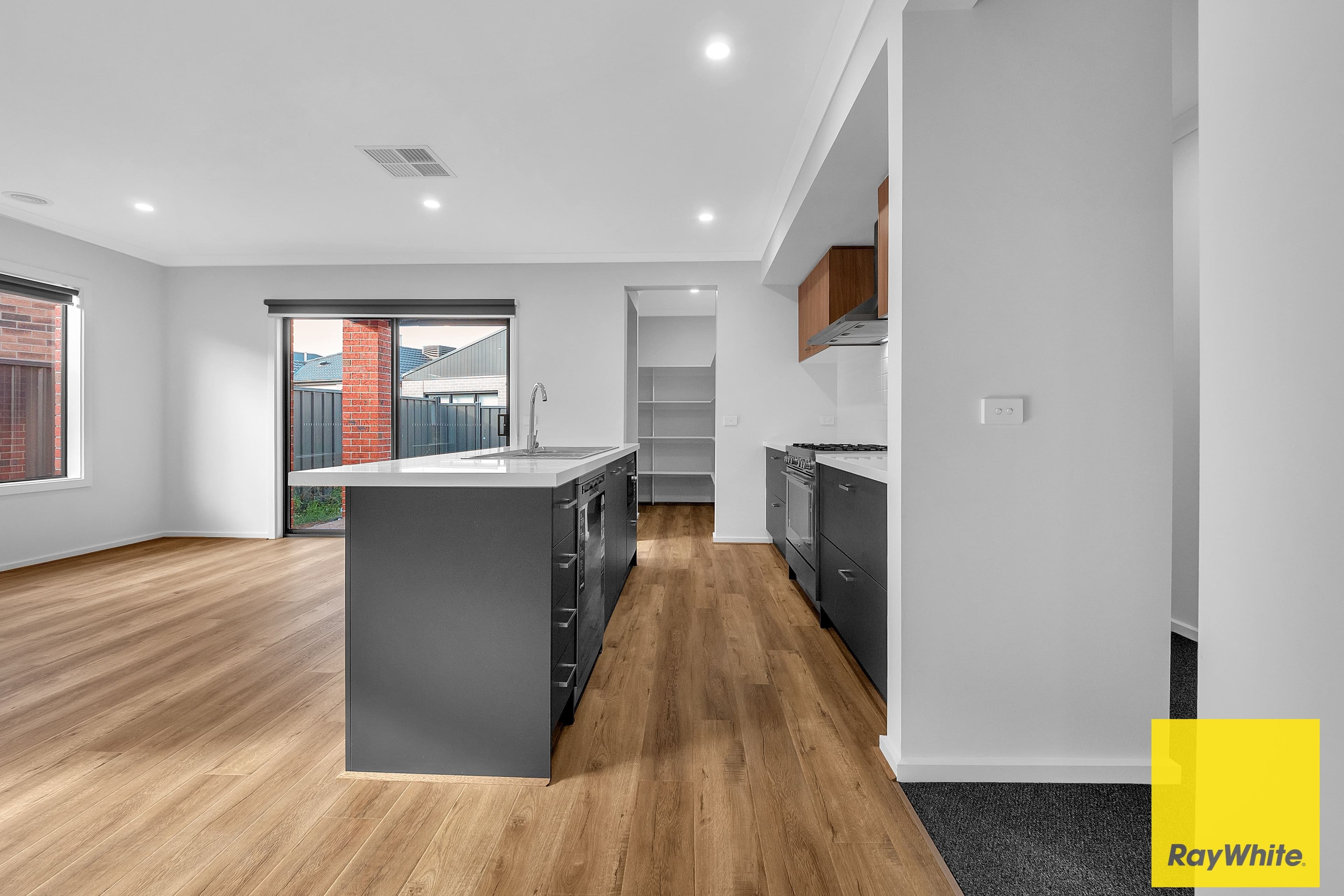 44 Paradoxa Way, Tarneit VIC 3029, Tarneit - Thumbnail 4
