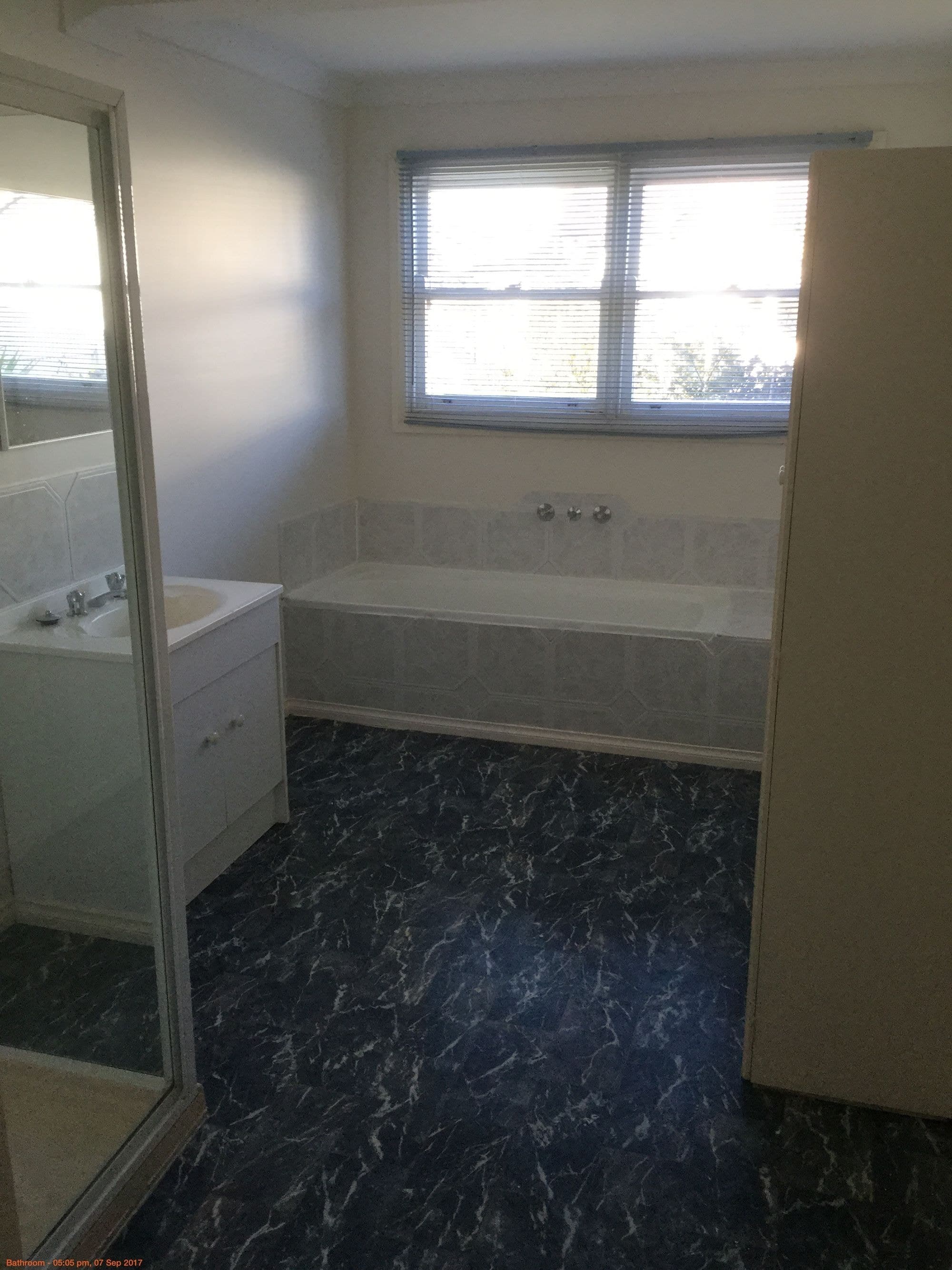 8 Wilmoth Avenue, Horsham VIC 3400, Horsham - Thumbnail 3