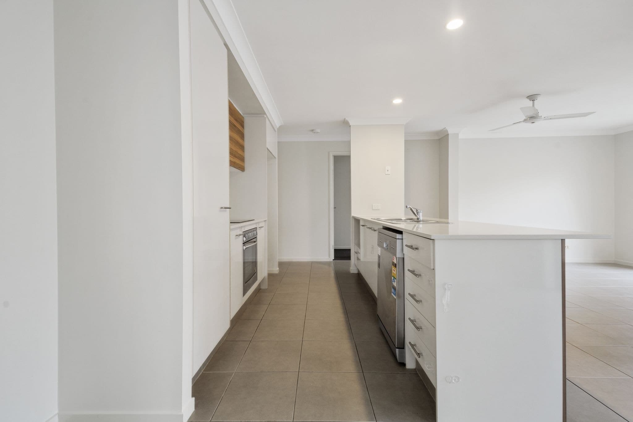 96 Mackintosh Drive, North Lakes QLD 4509, North Lakes - Thumbnail 4