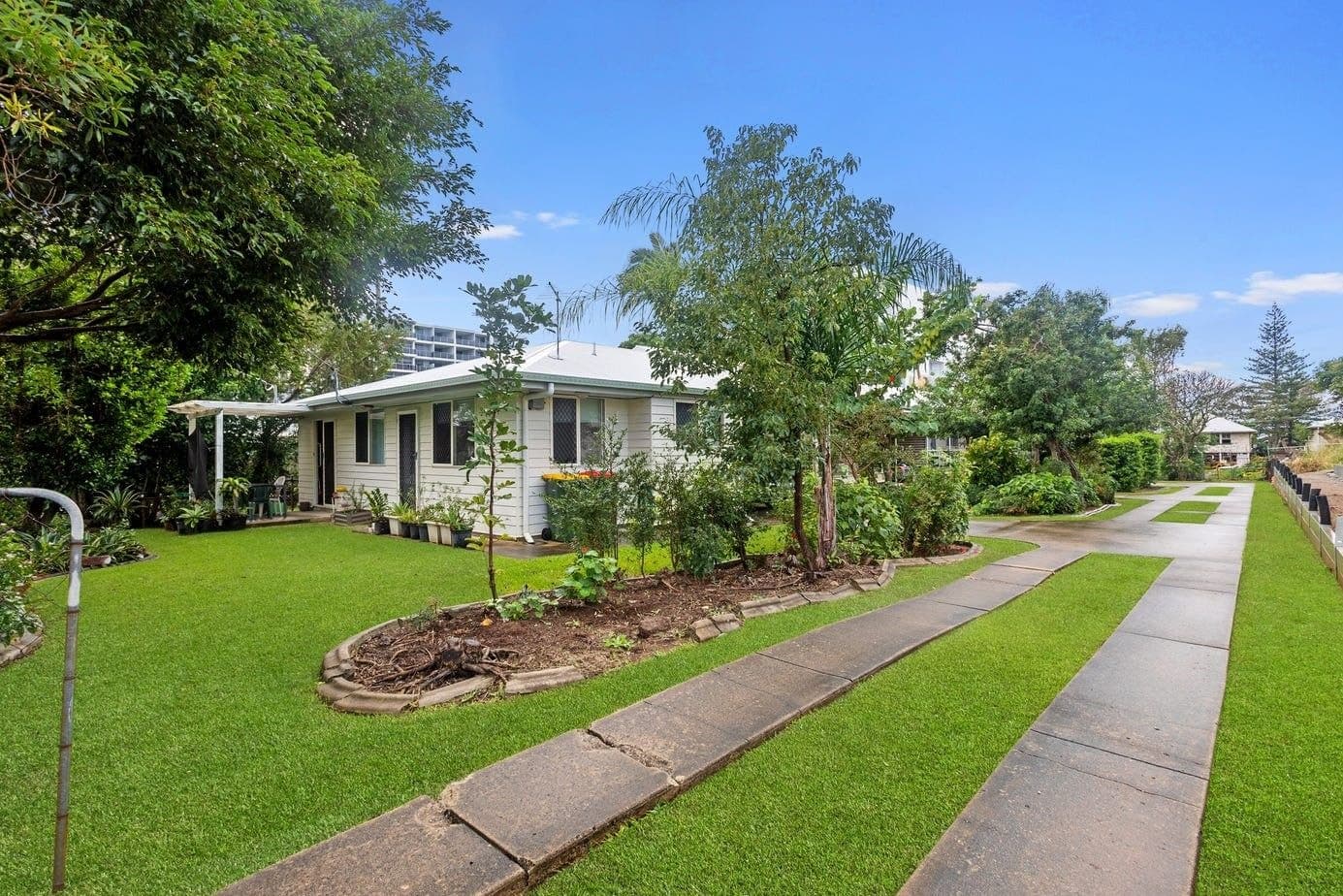 2/124 Mein Street, Scarborough QLD 4020, Scarborough - Image 1