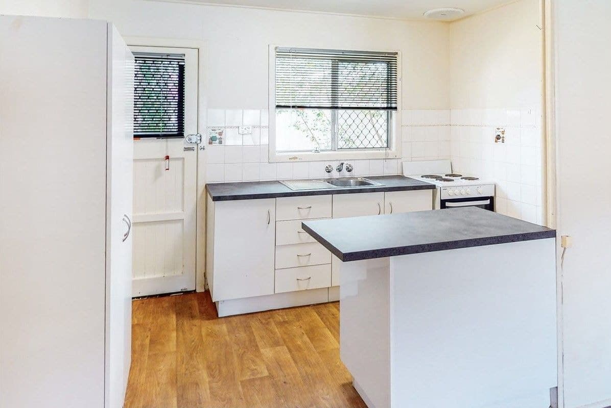 2/124 Mein Street, Scarborough QLD 4020, Scarborough - Thumbnail 2