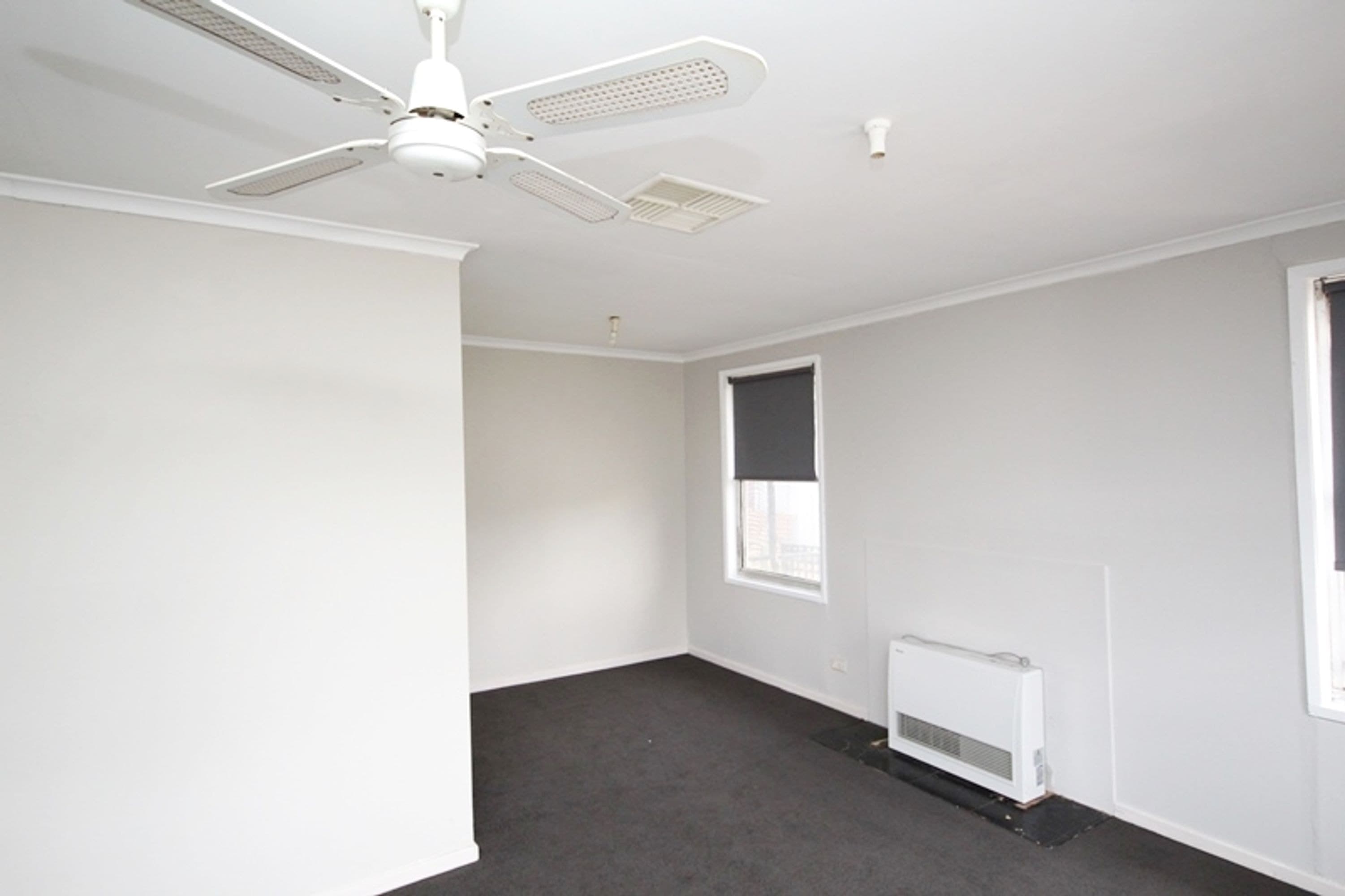 21 Felstead Avenue, Horsham VIC 3400, Horsham - Thumbnail 2