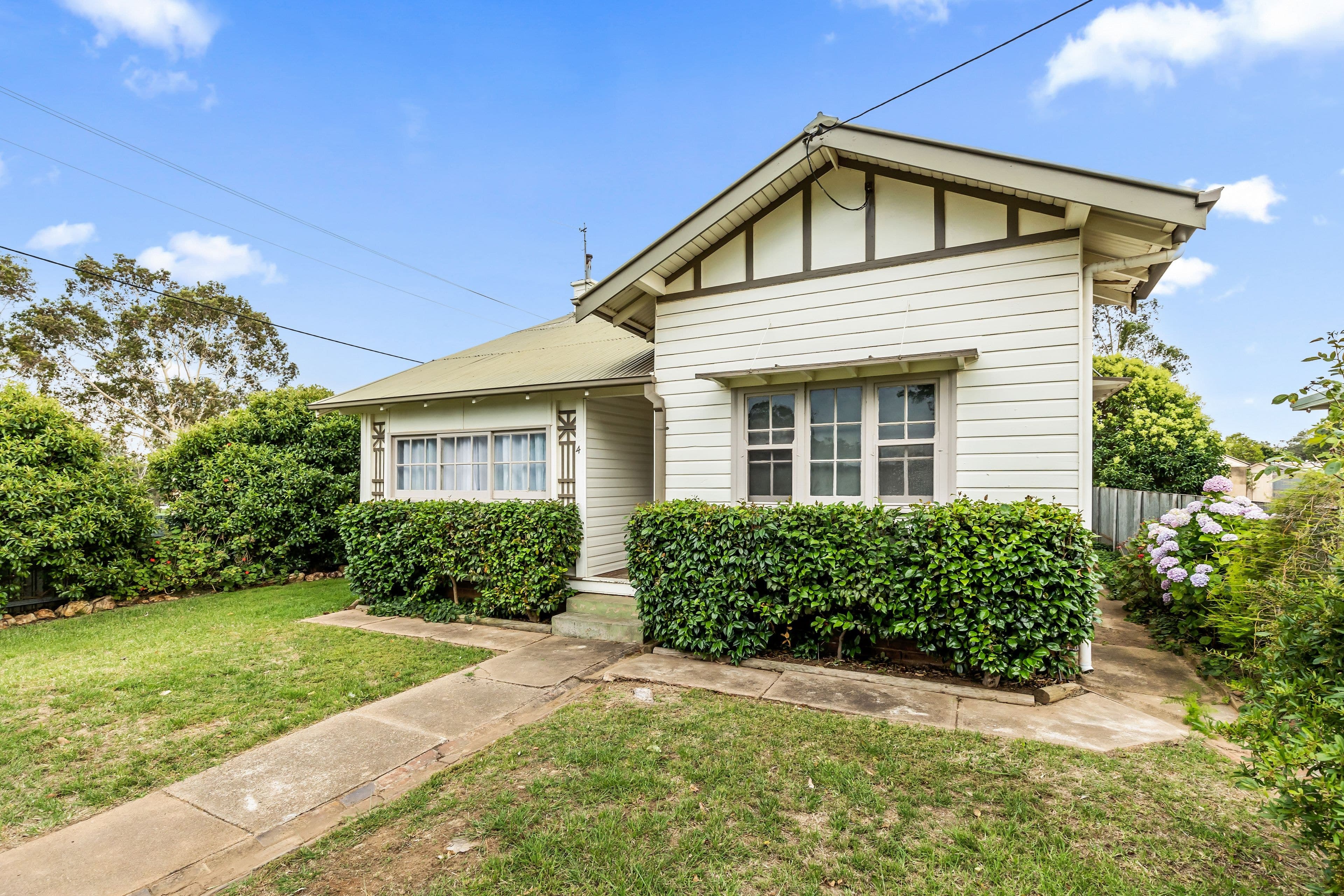 4 Pitt Street, Junee NSW 2663, Junee - Image 1