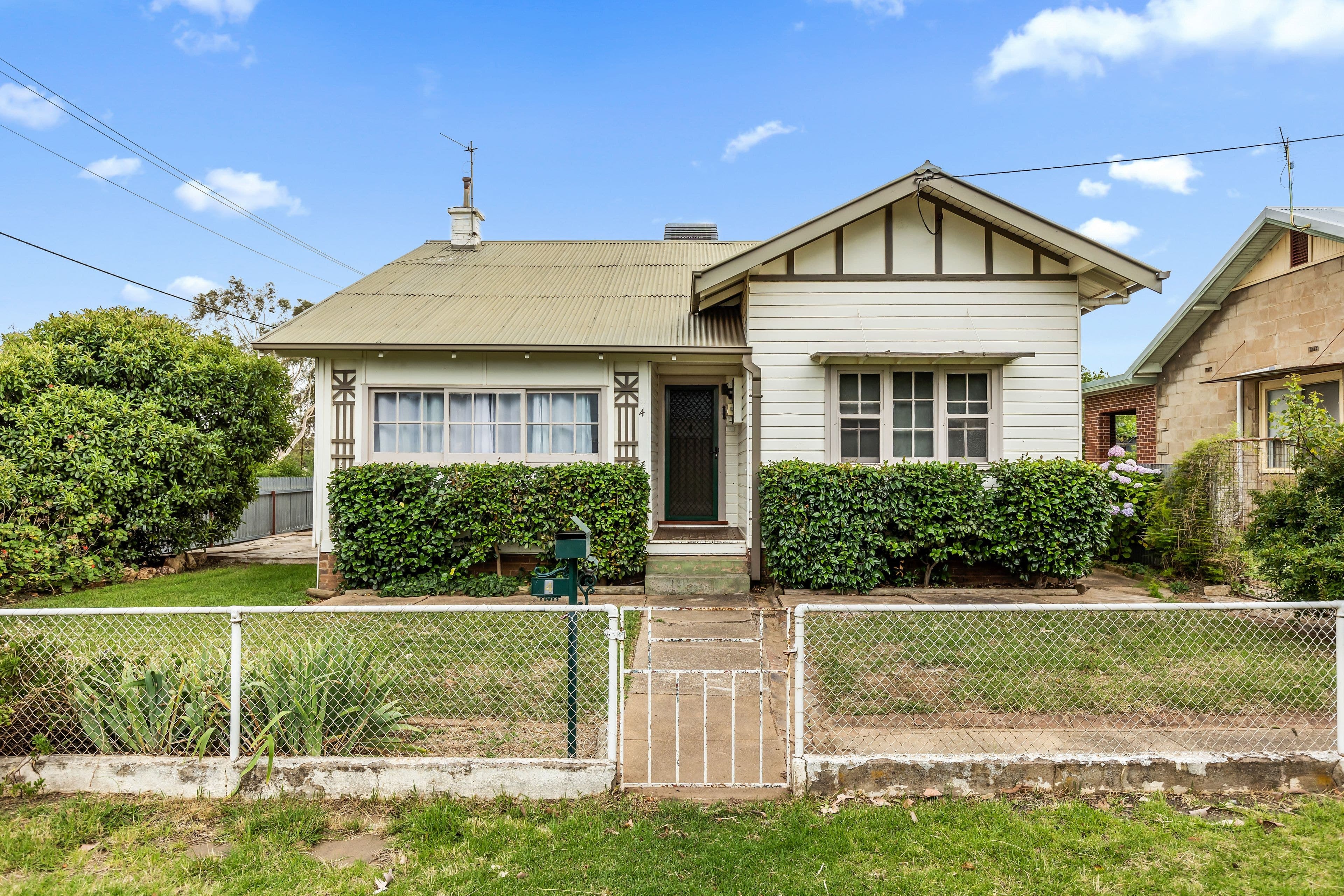4 Pitt Street, Junee NSW 2663, Junee - Thumbnail 2