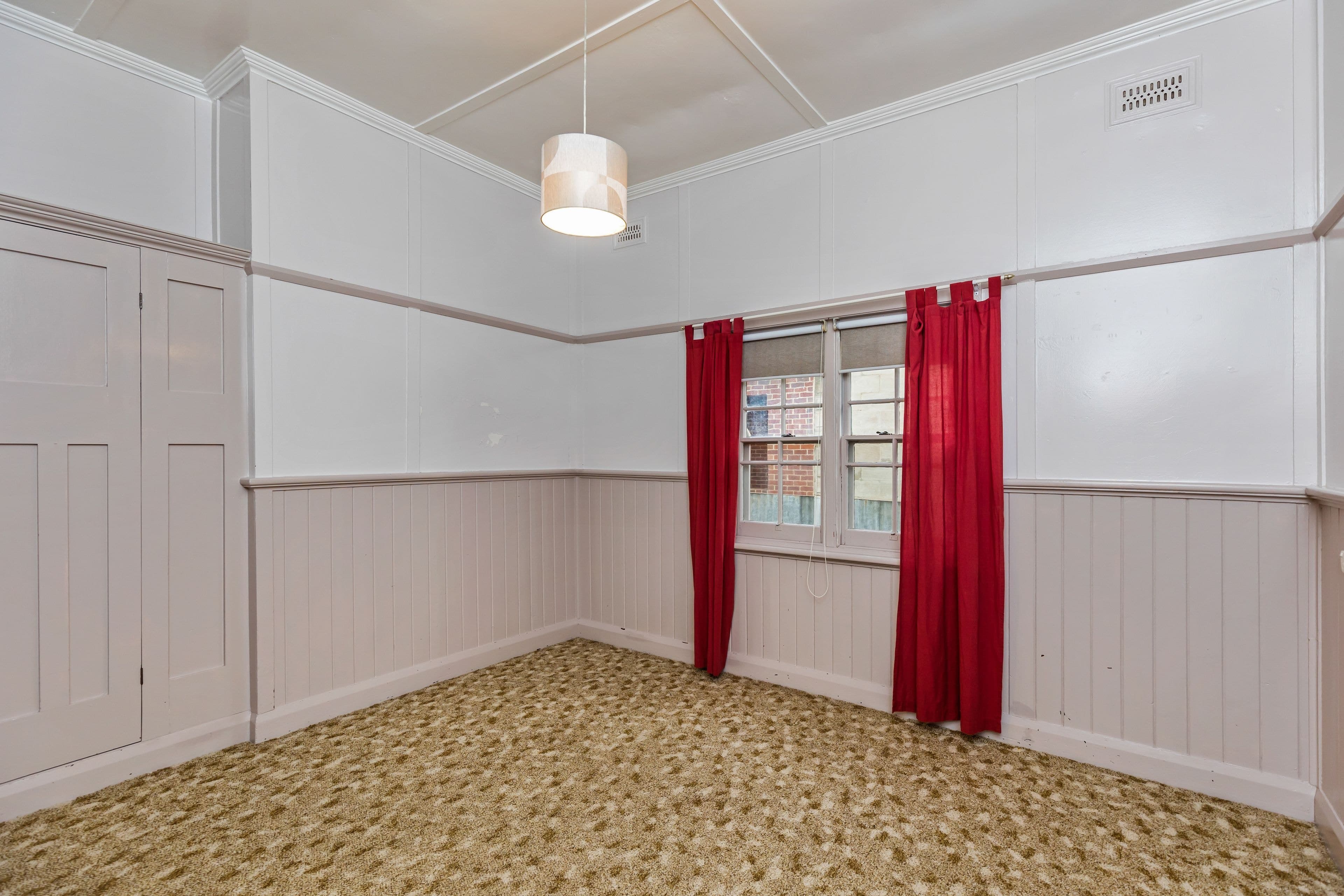 4 Pitt Street, Junee NSW 2663, Junee - Thumbnail 3