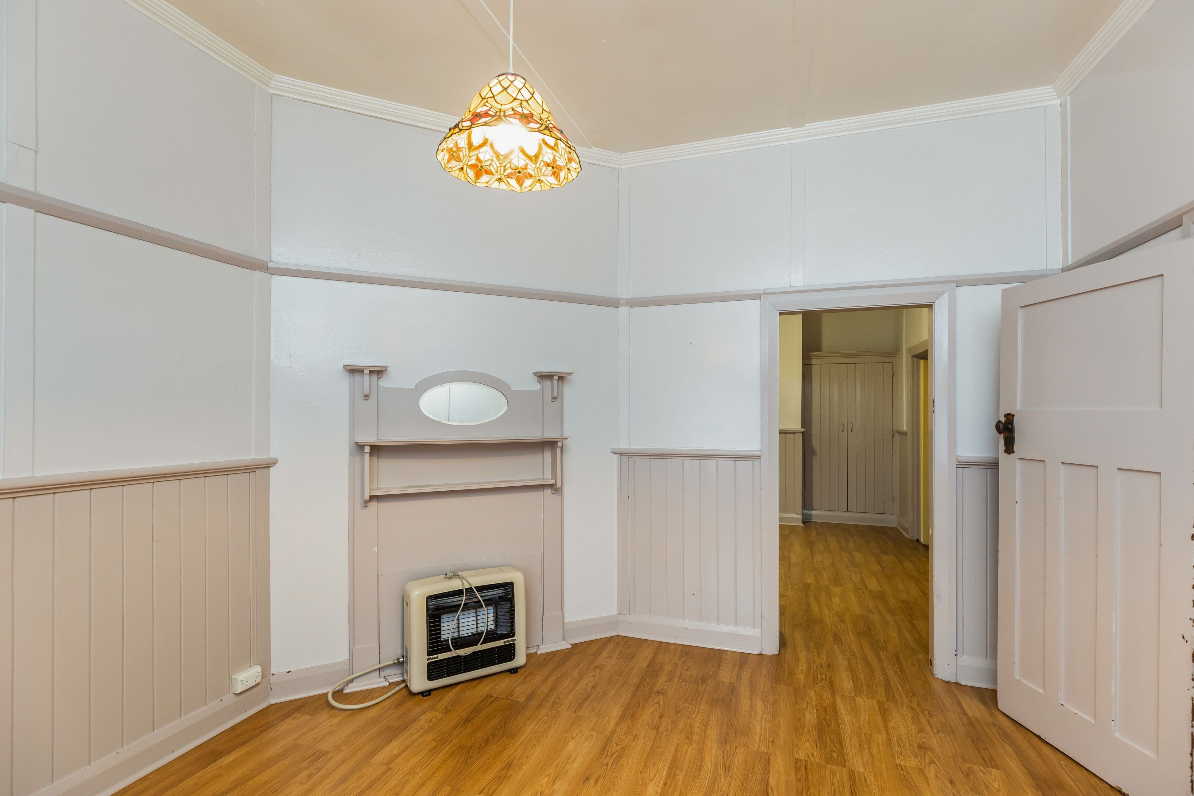 4 Pitt Street, Junee NSW 2663, Junee - Thumbnail 4