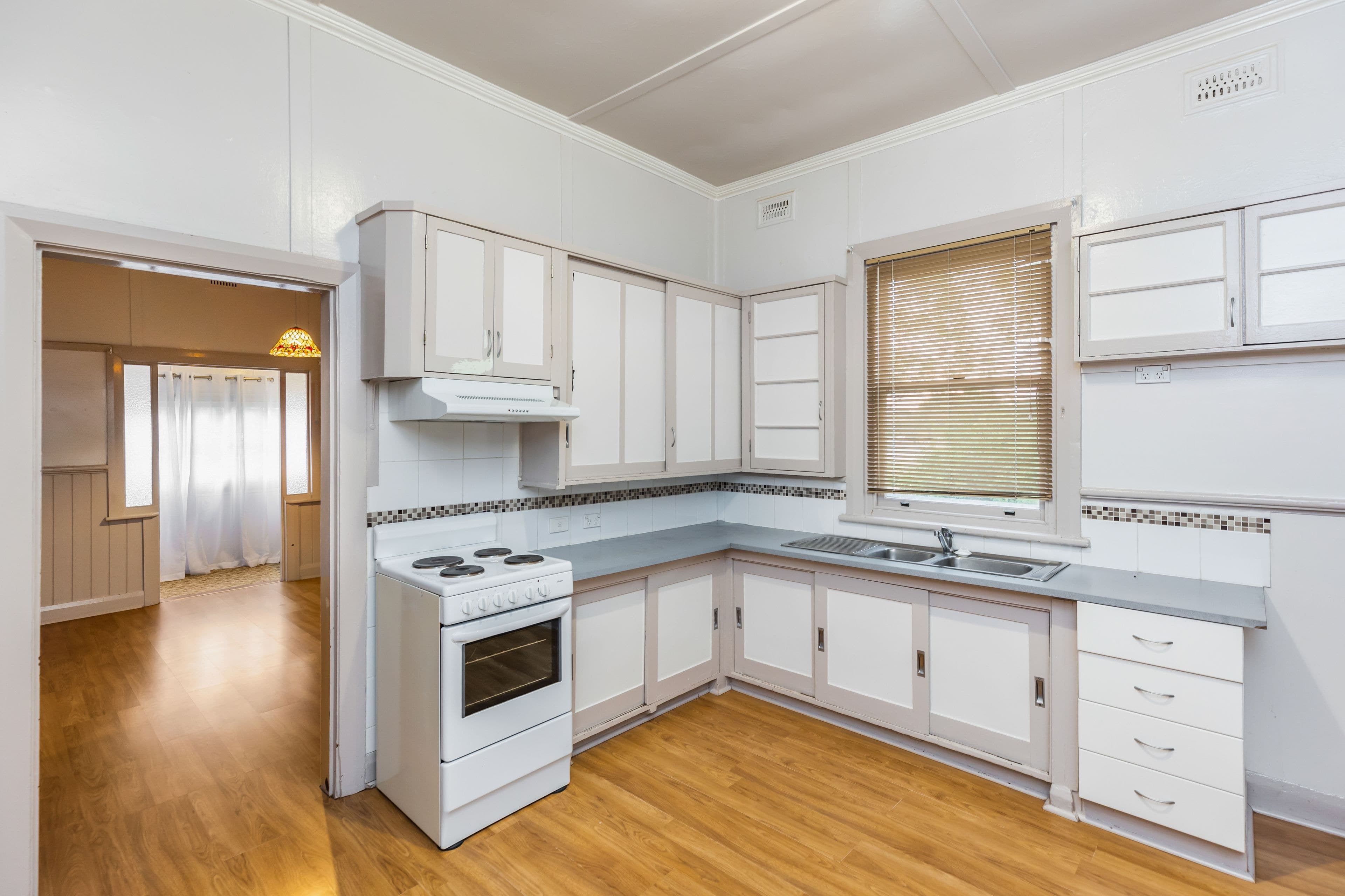4 Pitt Street, Junee NSW 2663, Junee - Thumbnail 5