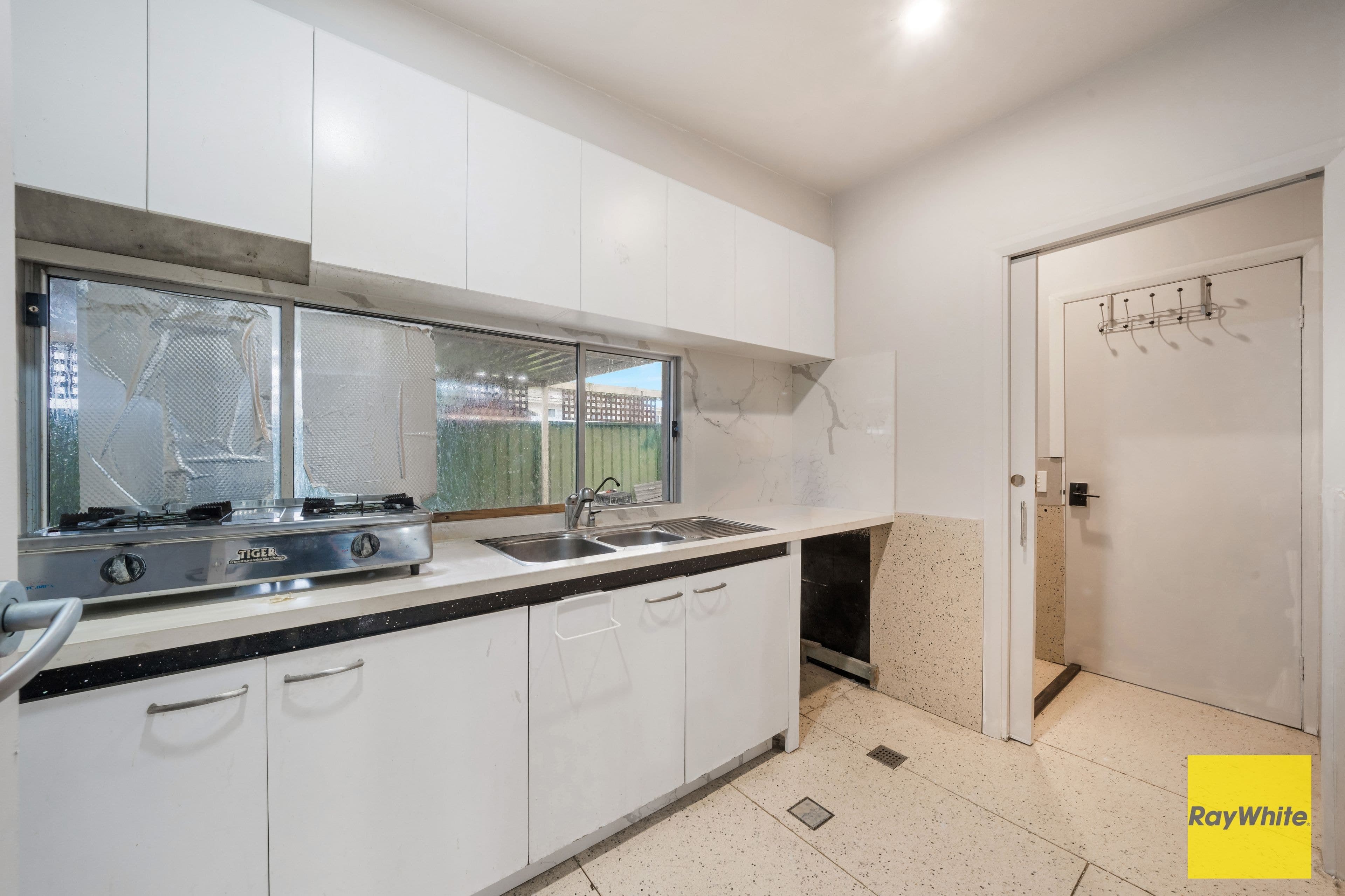 10 Farningham Street, Mount Pritchard NSW 2170, Mount Pritchard - Thumbnail 7