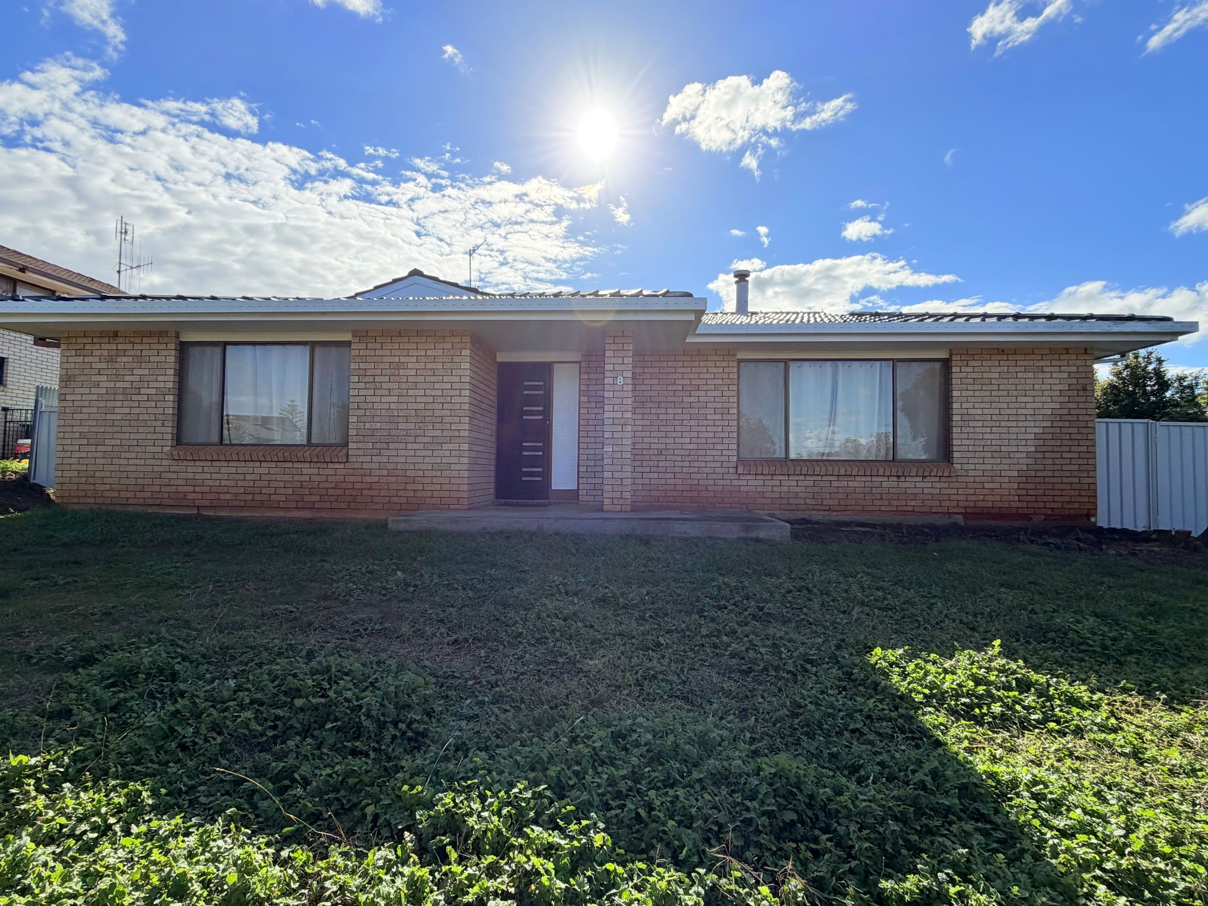 8 Hillcrest Avenue, Parkes NSW 2870, Parkes - Image 1