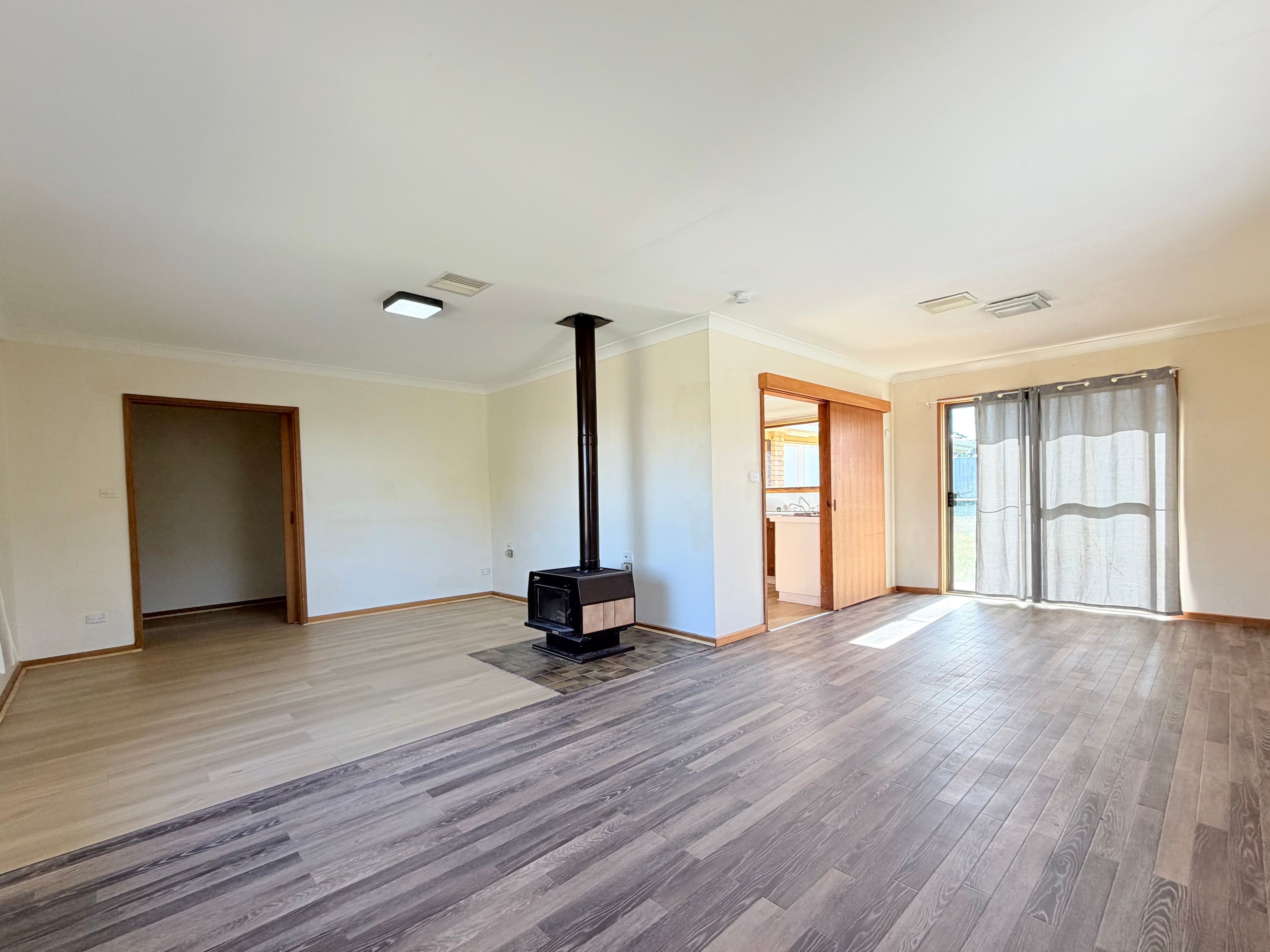 8 Hillcrest Avenue, Parkes NSW 2870, Parkes - Thumbnail 2