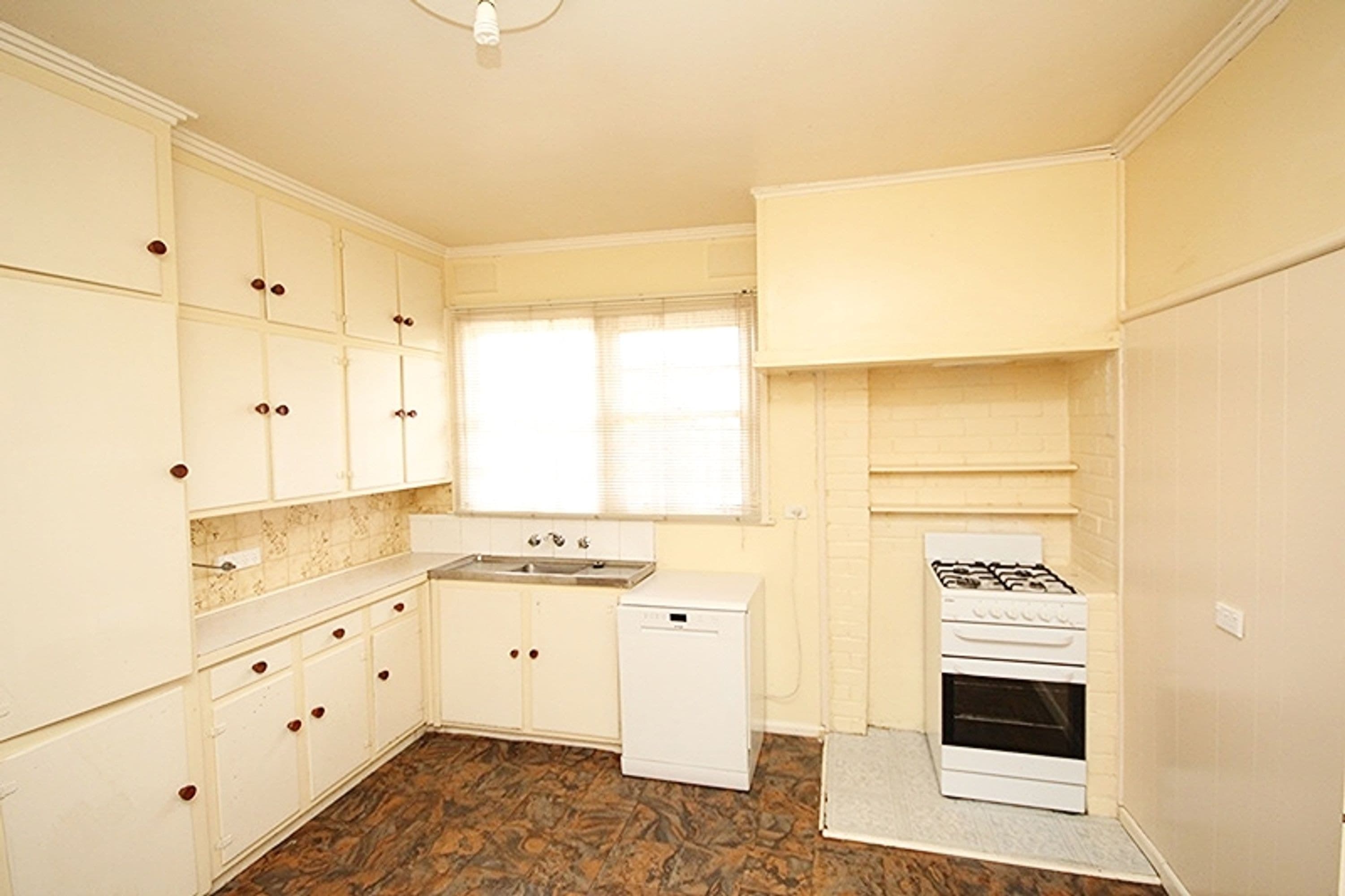19 Elizabeth Street, Horsham VIC 3400, Horsham - Thumbnail 4