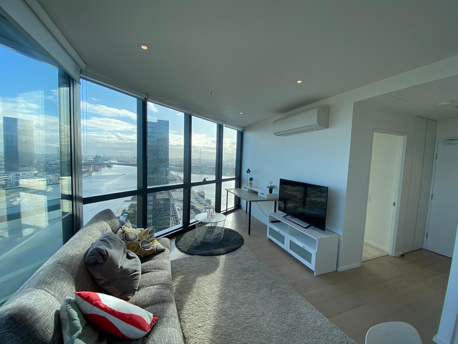 2009N/889 Collins Street, Docklands VIC 3008, Docklands - Thumbnail 3
