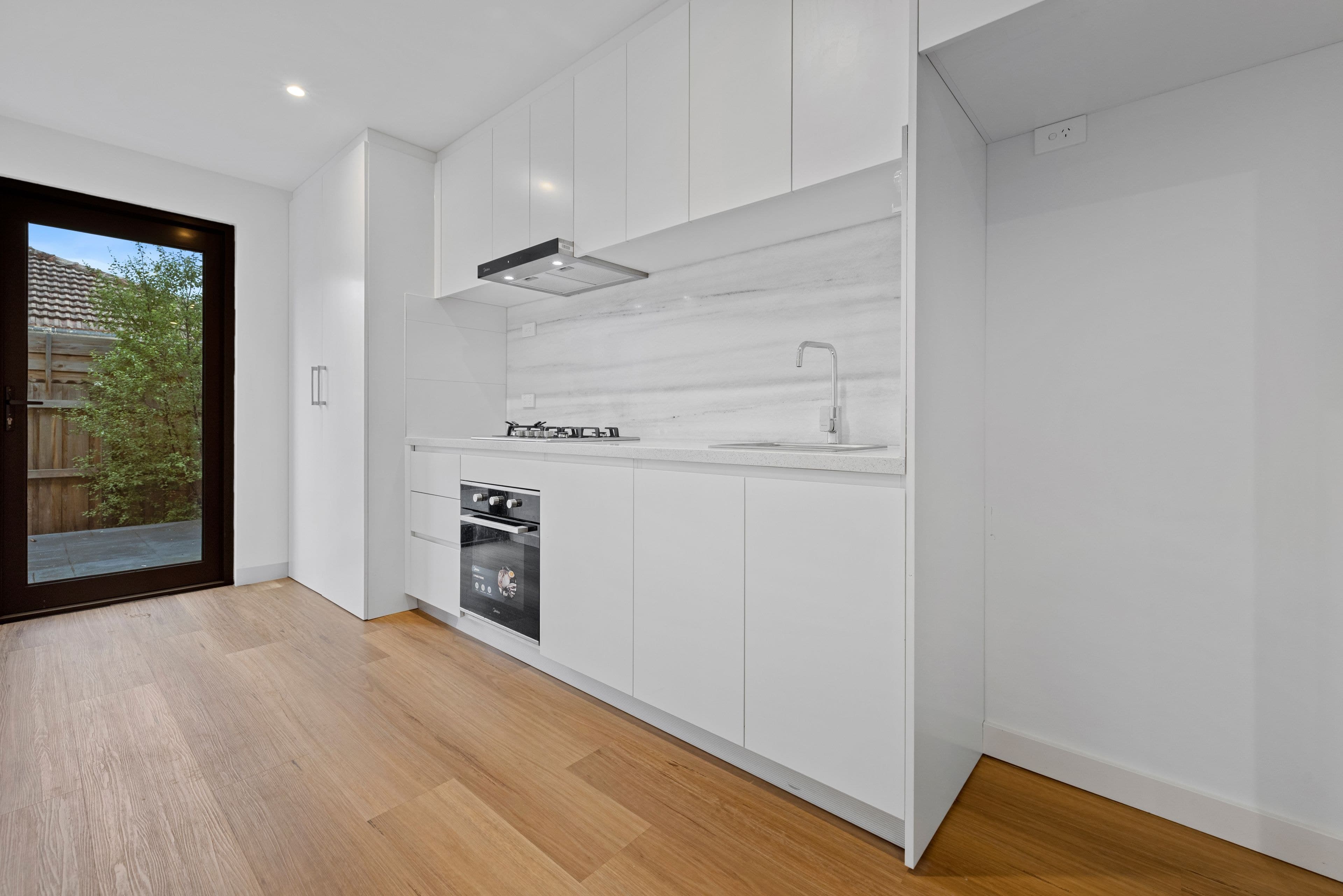 G02/11-13 Koonawarra Street, Clayton VIC 3168, Clayton - Thumbnail 2