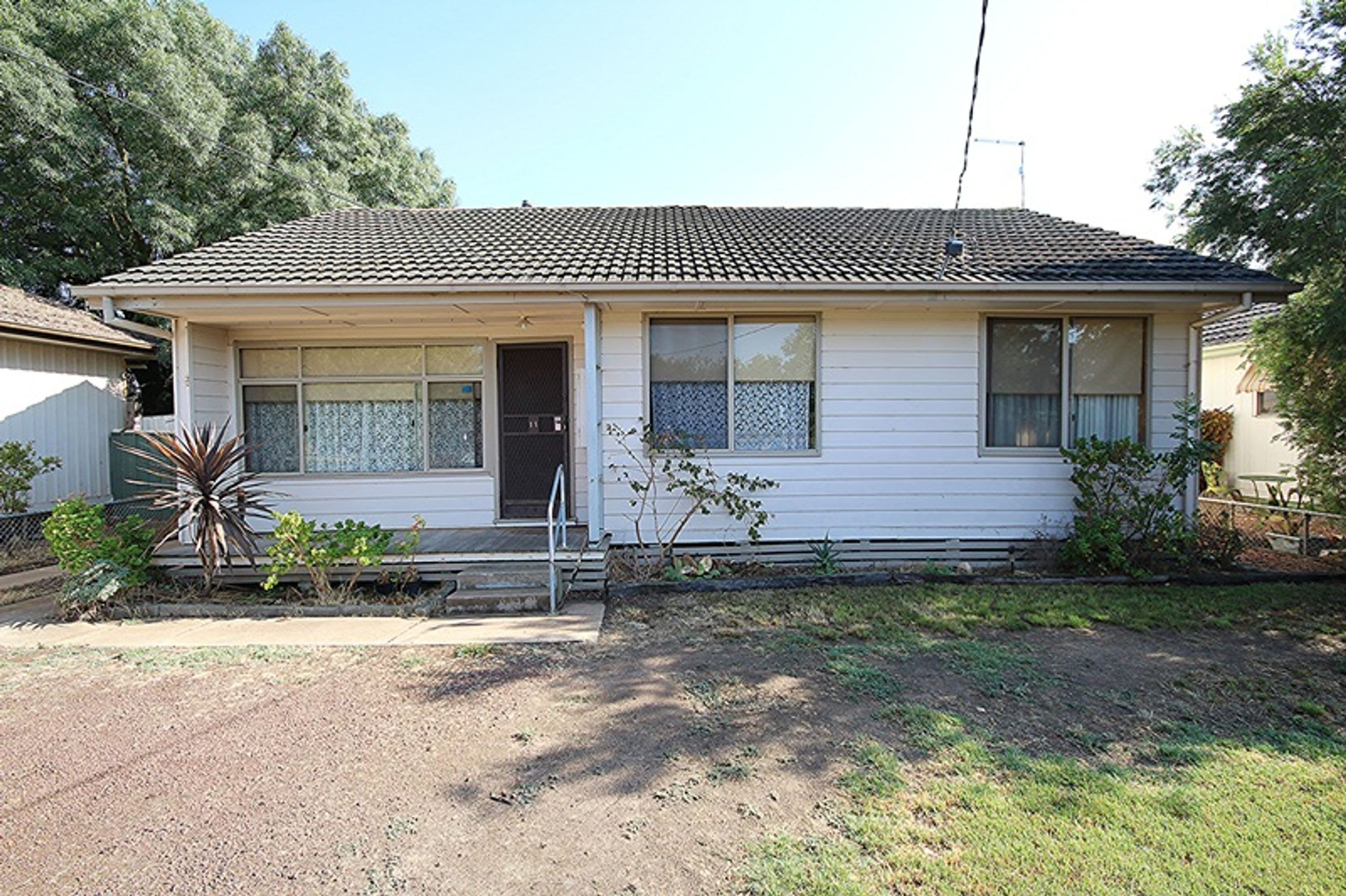 11 Watts Street, Horsham VIC 3400, Horsham - Image 1