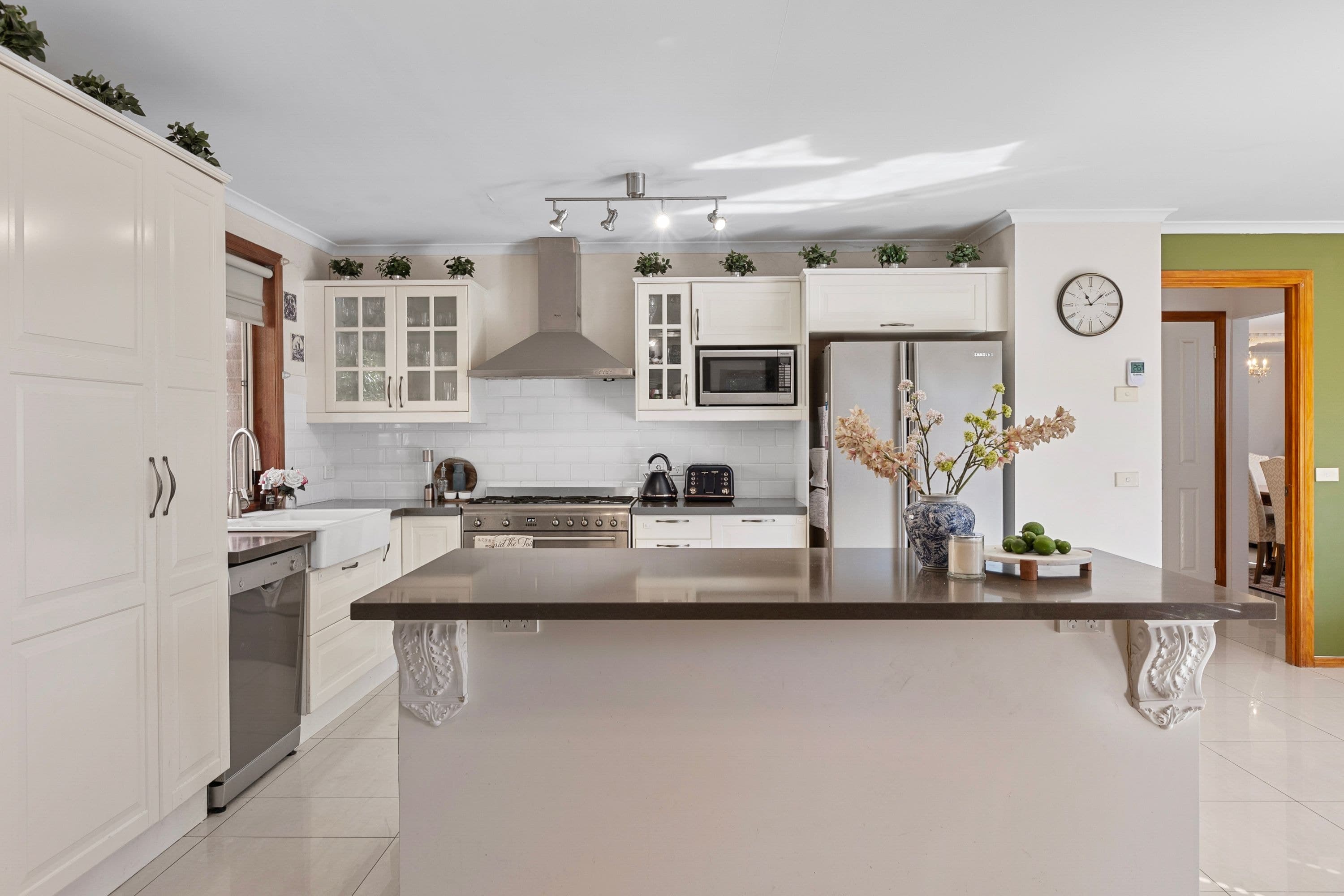 13 Rigani Court, Blackburn North VIC 3130, Blackburn North - Thumbnail 2