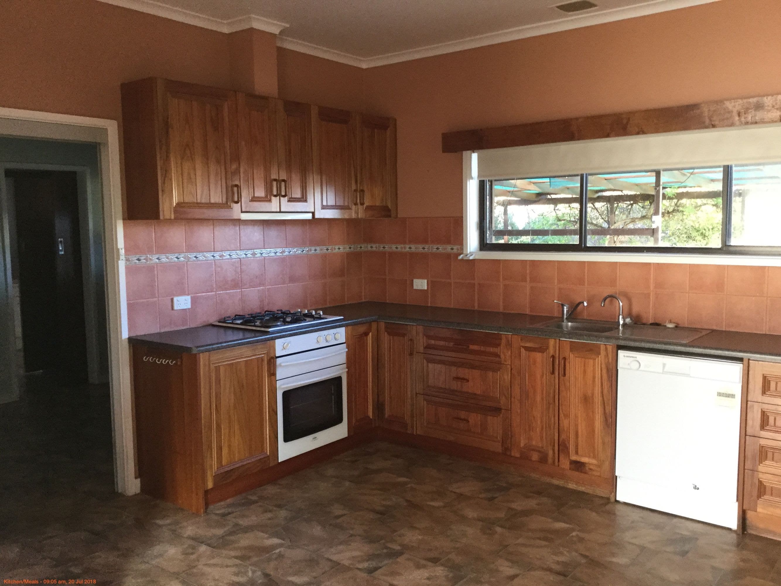 4 Carter Street, Horsham VIC 3400, Horsham - Thumbnail 4