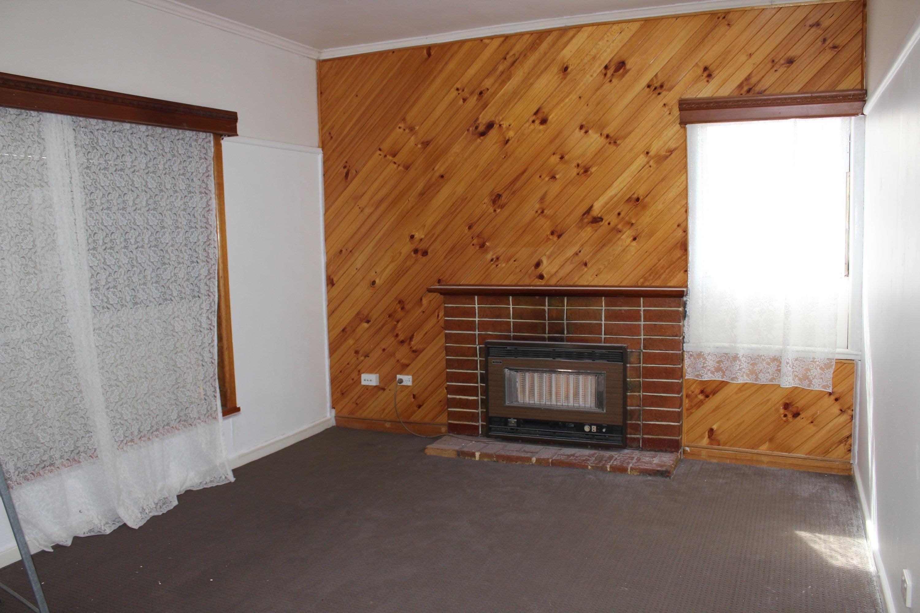 16 Philip Street, Horsham VIC 3400, Horsham - Thumbnail 2