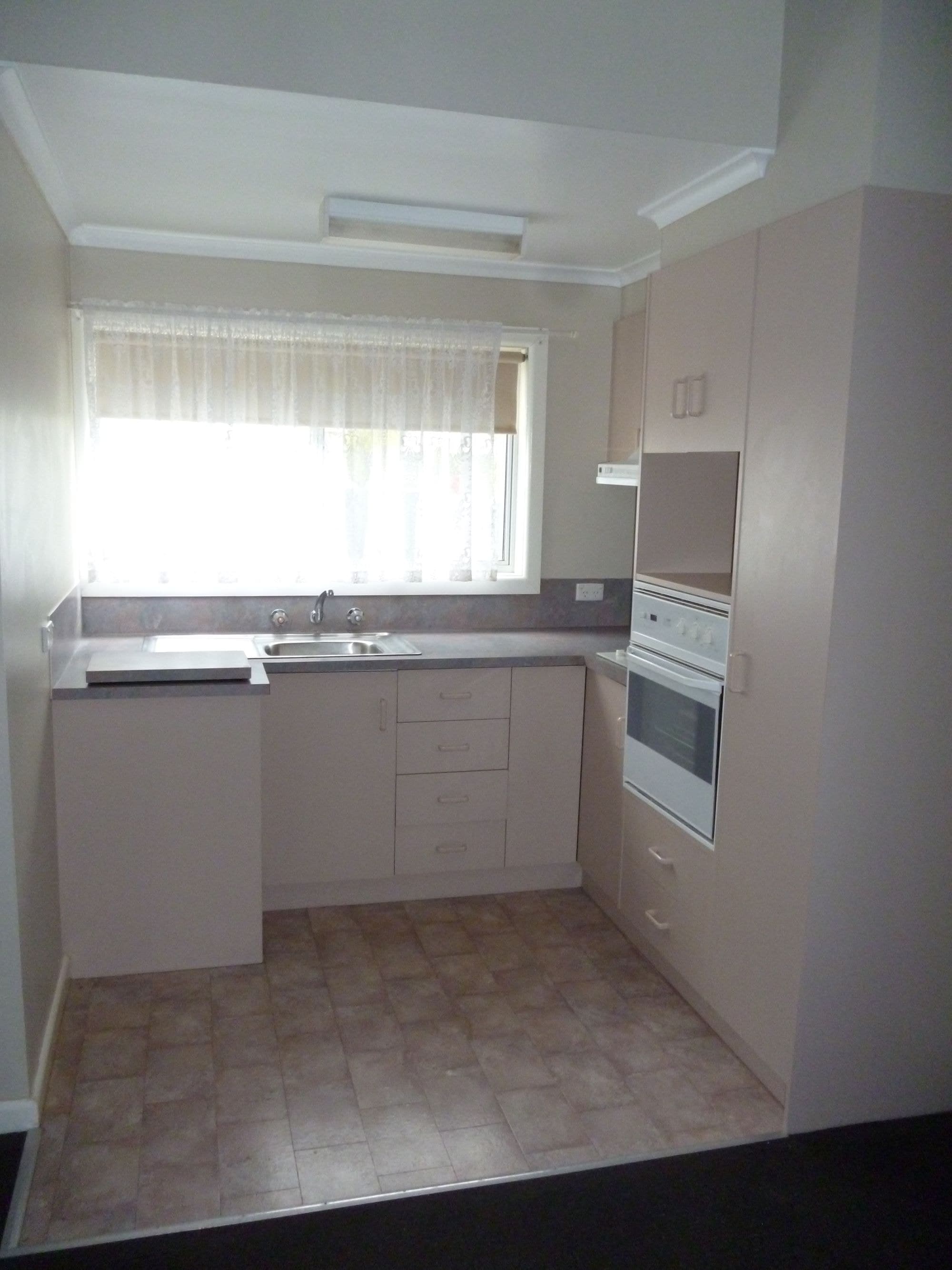2/25A Deveraux Street, Warracknabeal VIC 3393, Warracknabeal - Thumbnail 2
