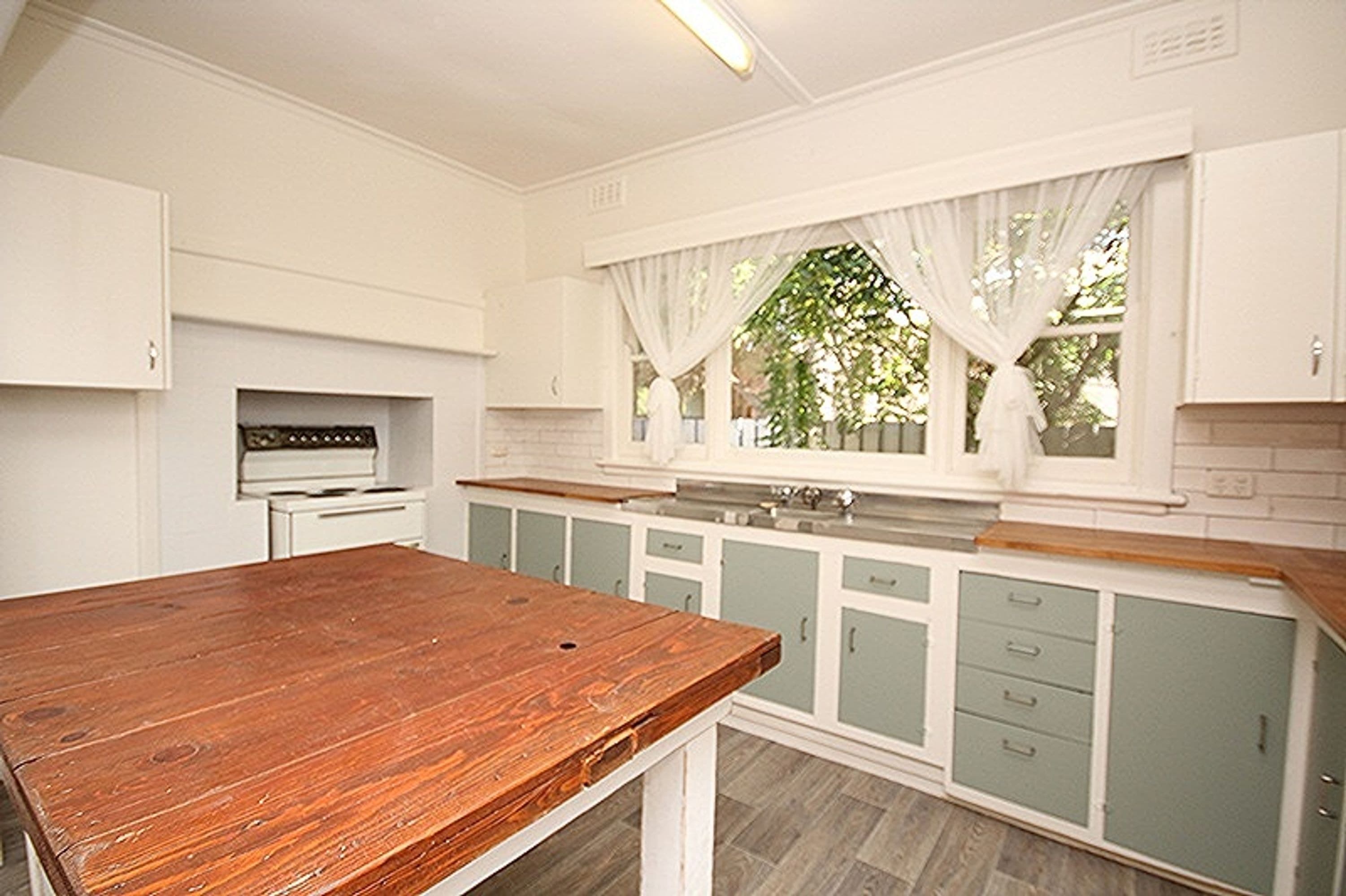 13 Cecil Street, Horsham VIC 3400, Horsham - Thumbnail 2