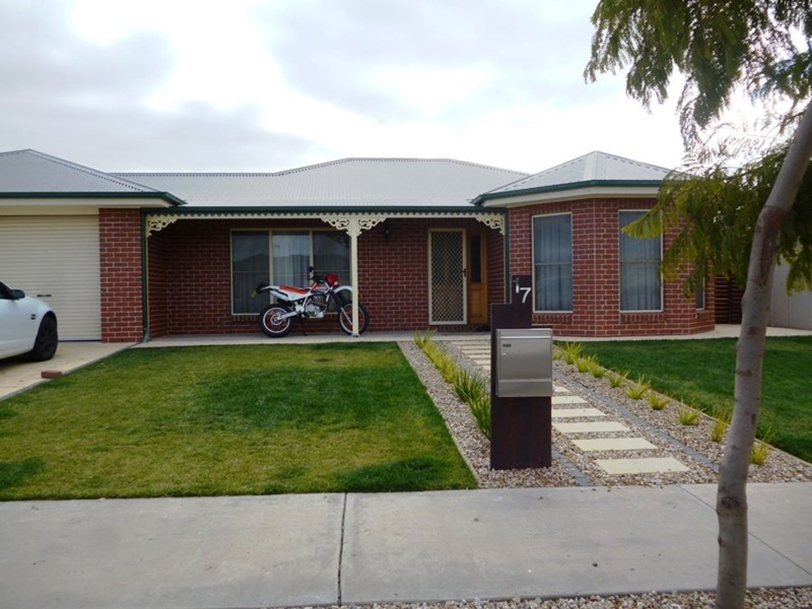 17 Burnlea Drive, Horsham VIC 3400, Horsham - Image 1