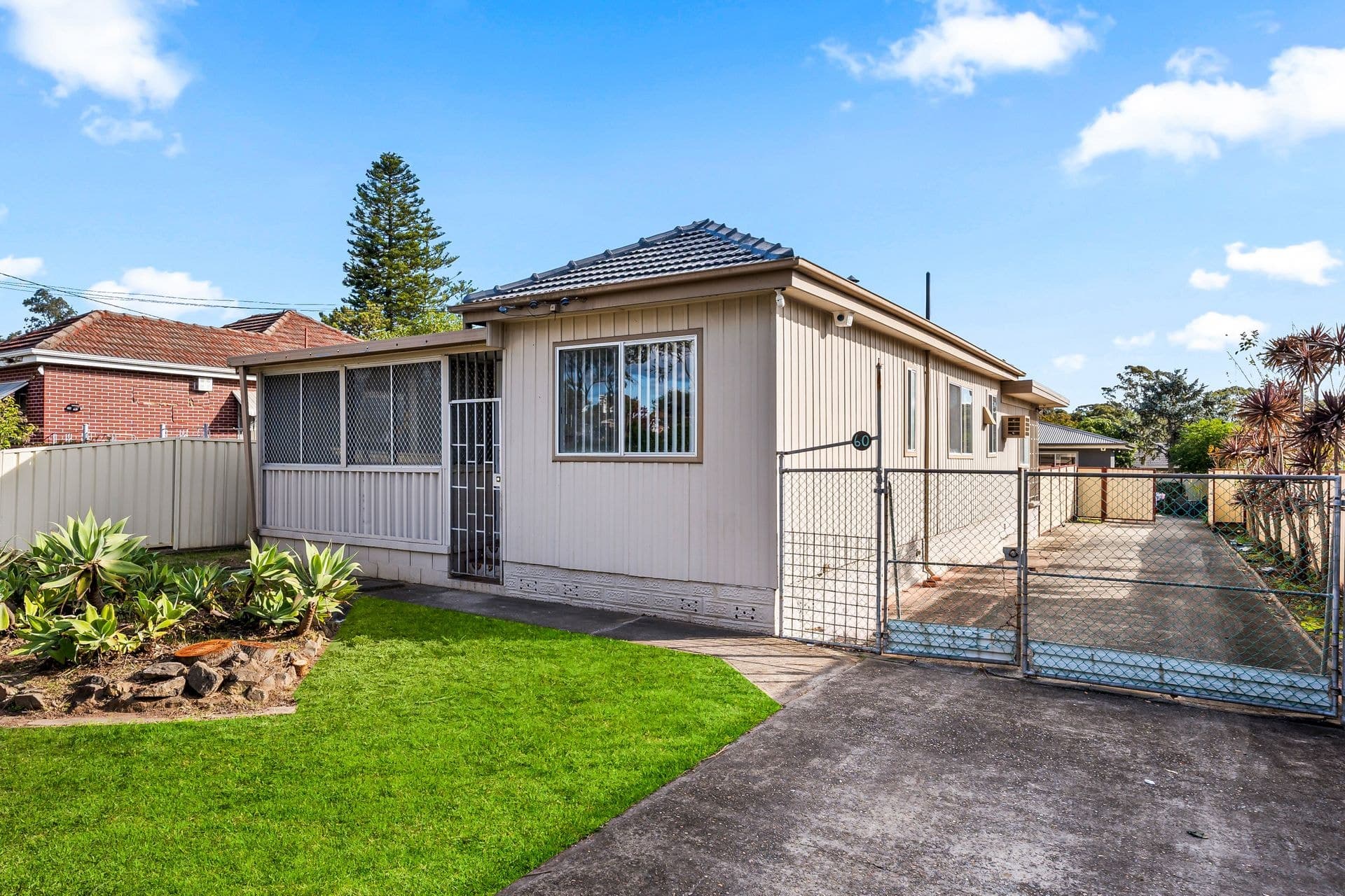 60 Flowerdale Road, Liverpool, NSW, 2170, Liverpool - Thumbnail 2