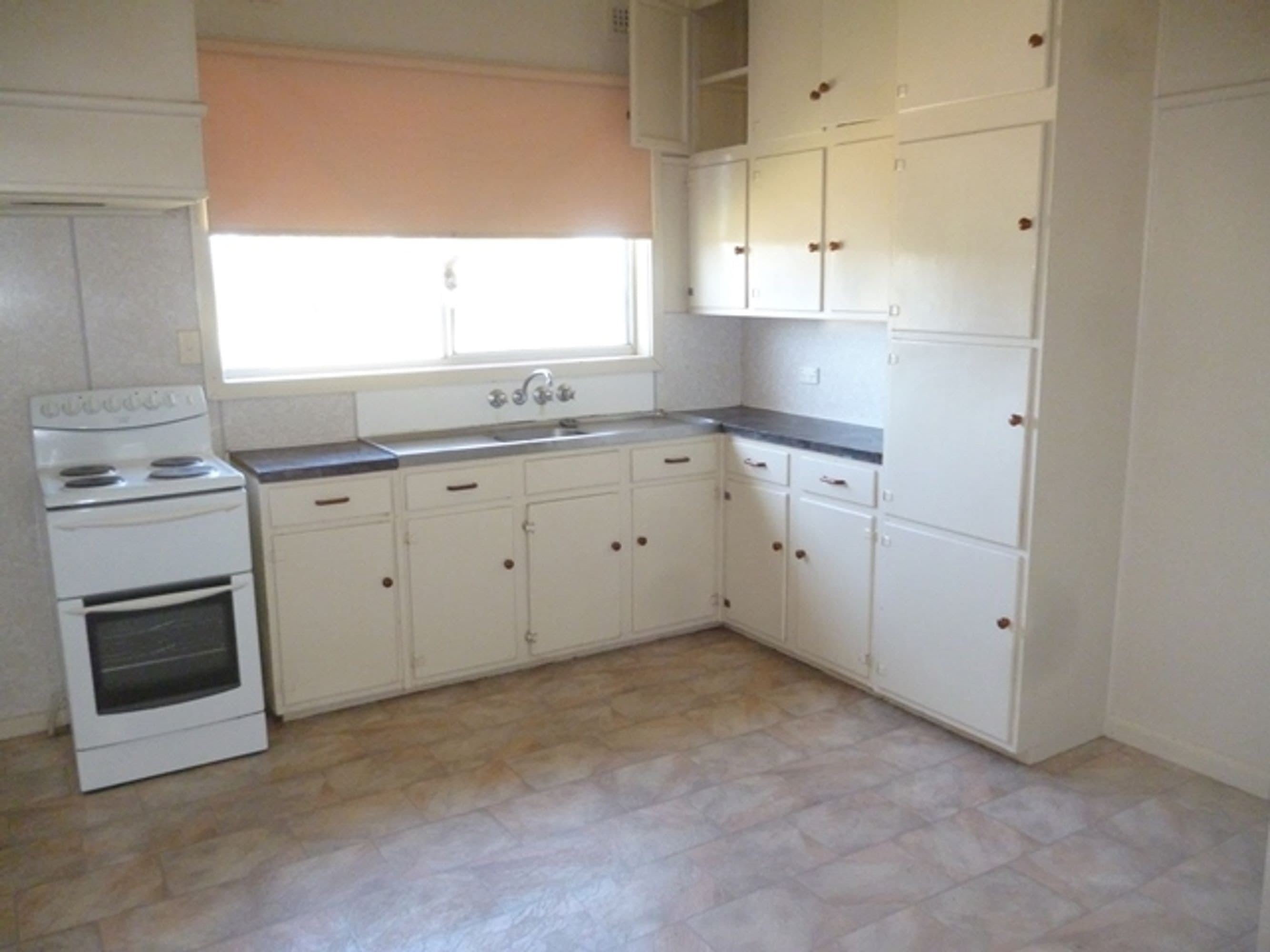 10 Belcher Street, Nhill VIC 3418, Nhill - Thumbnail 2