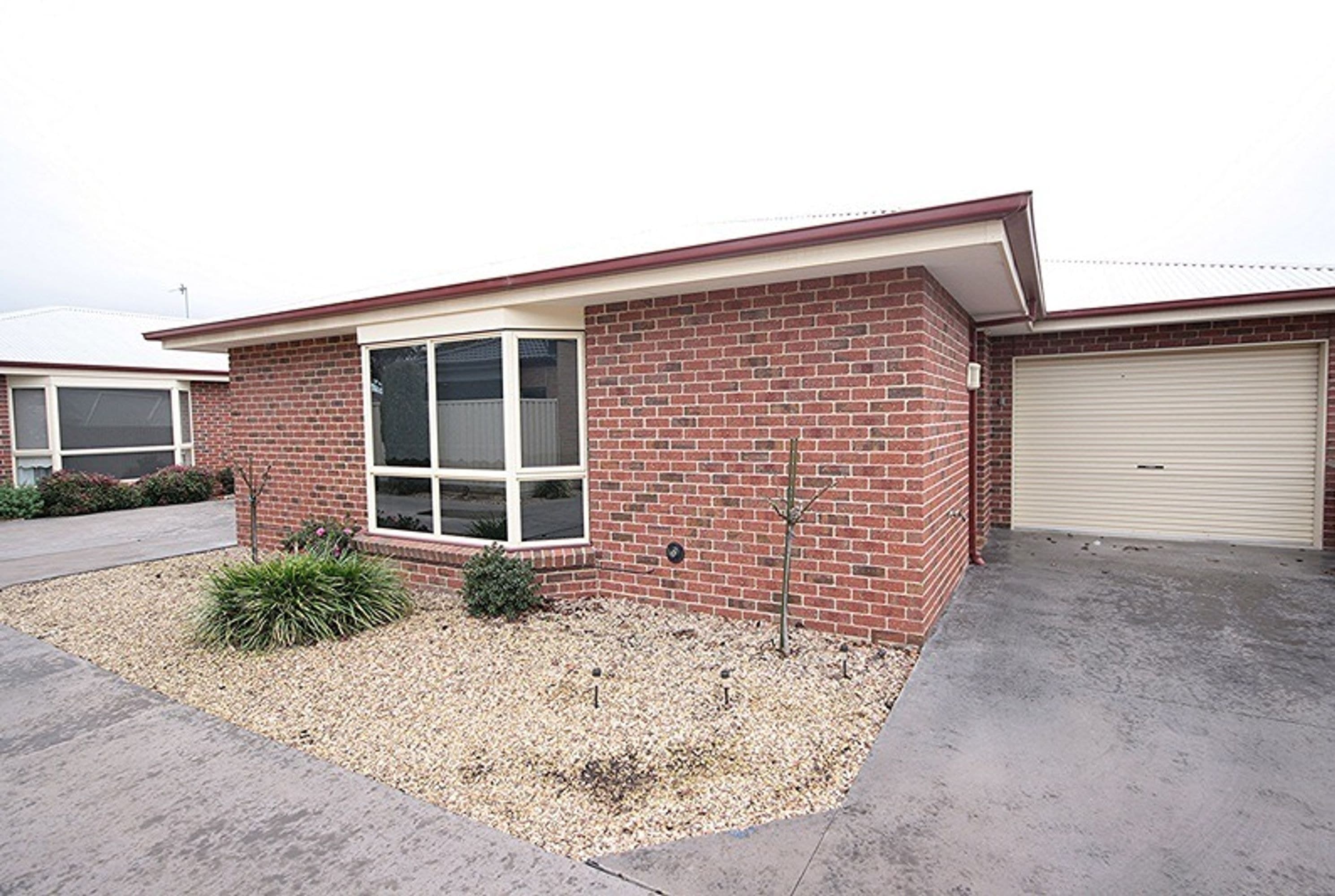 2/9 Barton Drive, Horsham VIC 3400, Horsham - Image 1