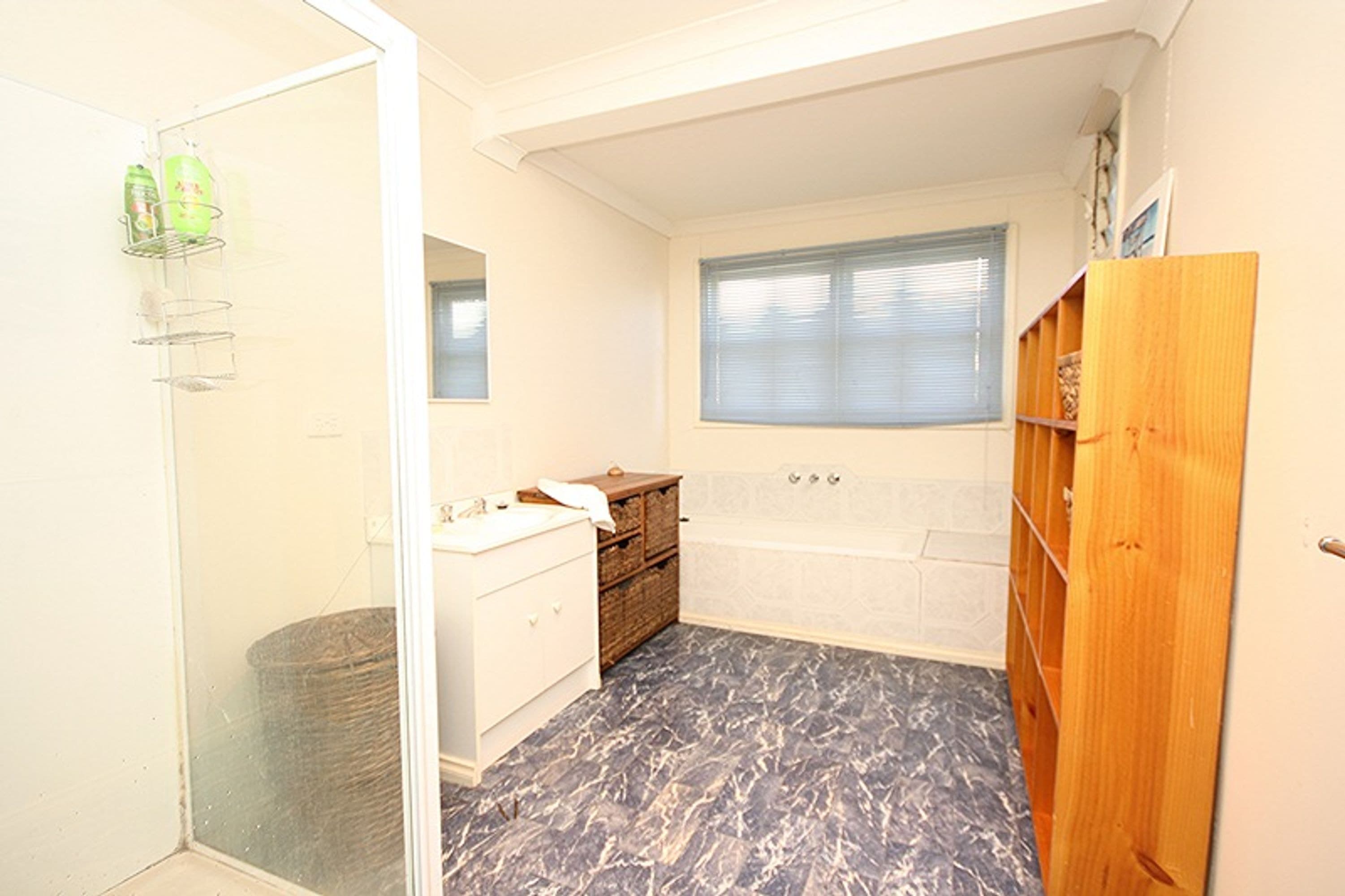 8 Wilmoth Avenue, Horsham VIC 3400, Horsham - Thumbnail 4