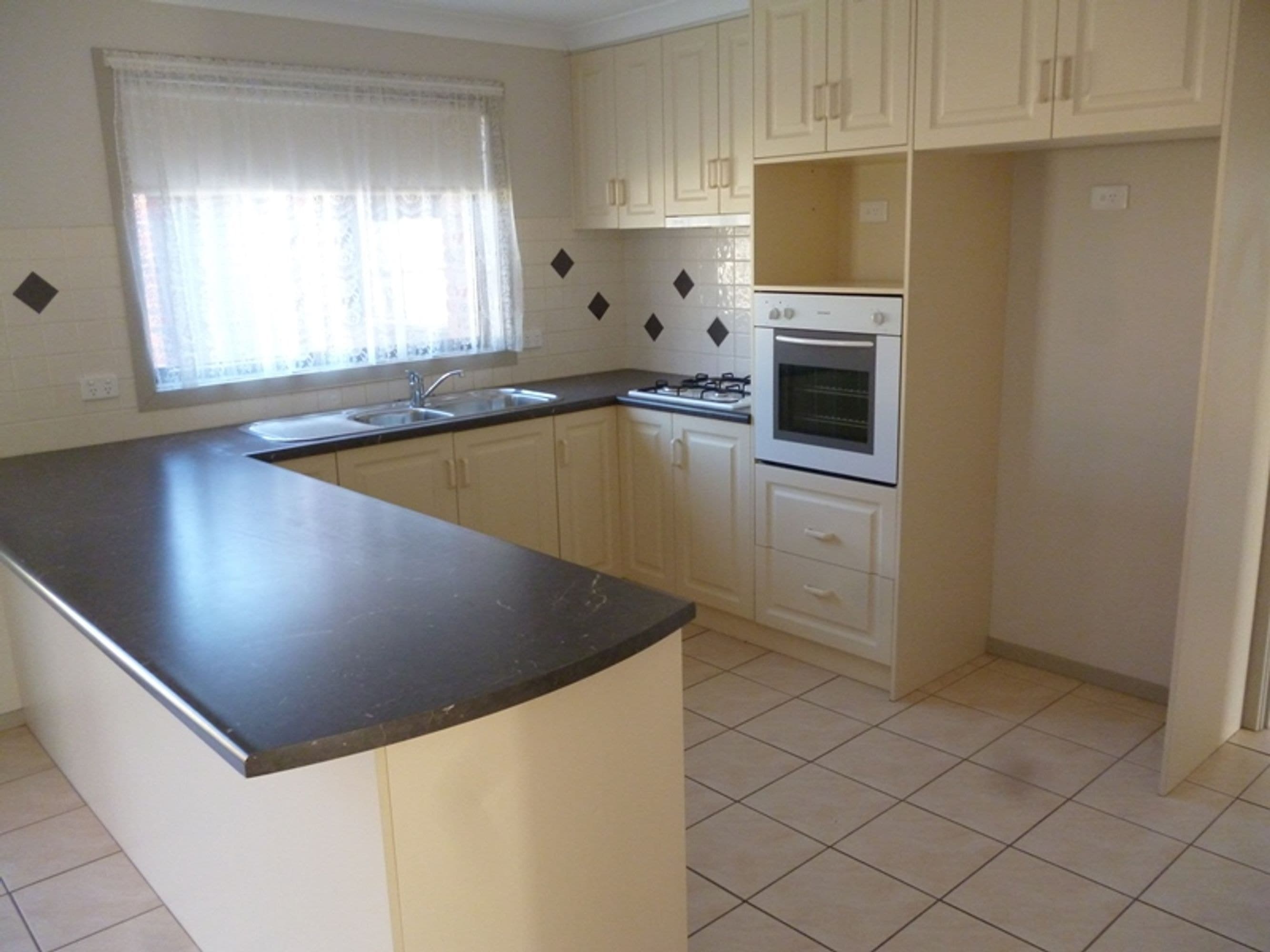 4 Burnlea Drive, Horsham VIC 3400, Horsham - Thumbnail 2