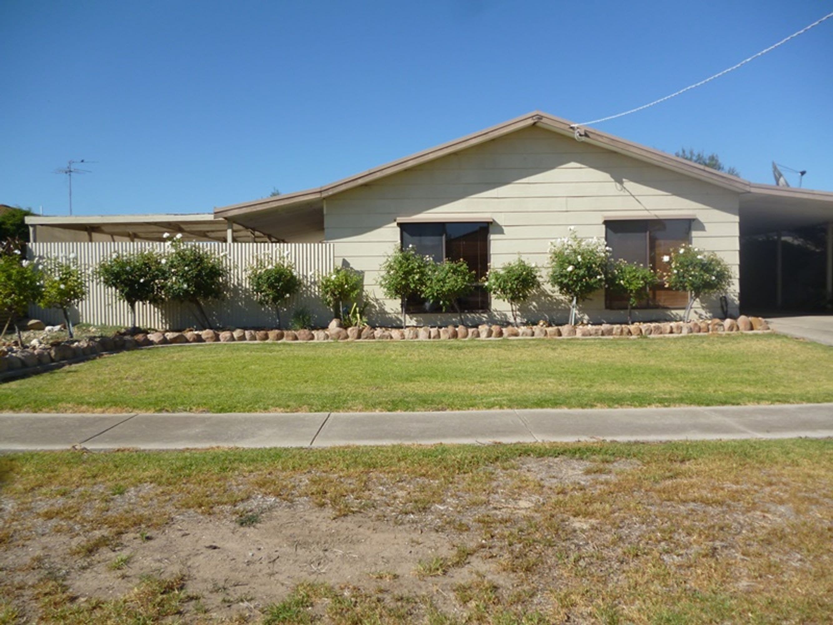 14 Young Street, Horsham VIC 3400, Horsham - Image 1