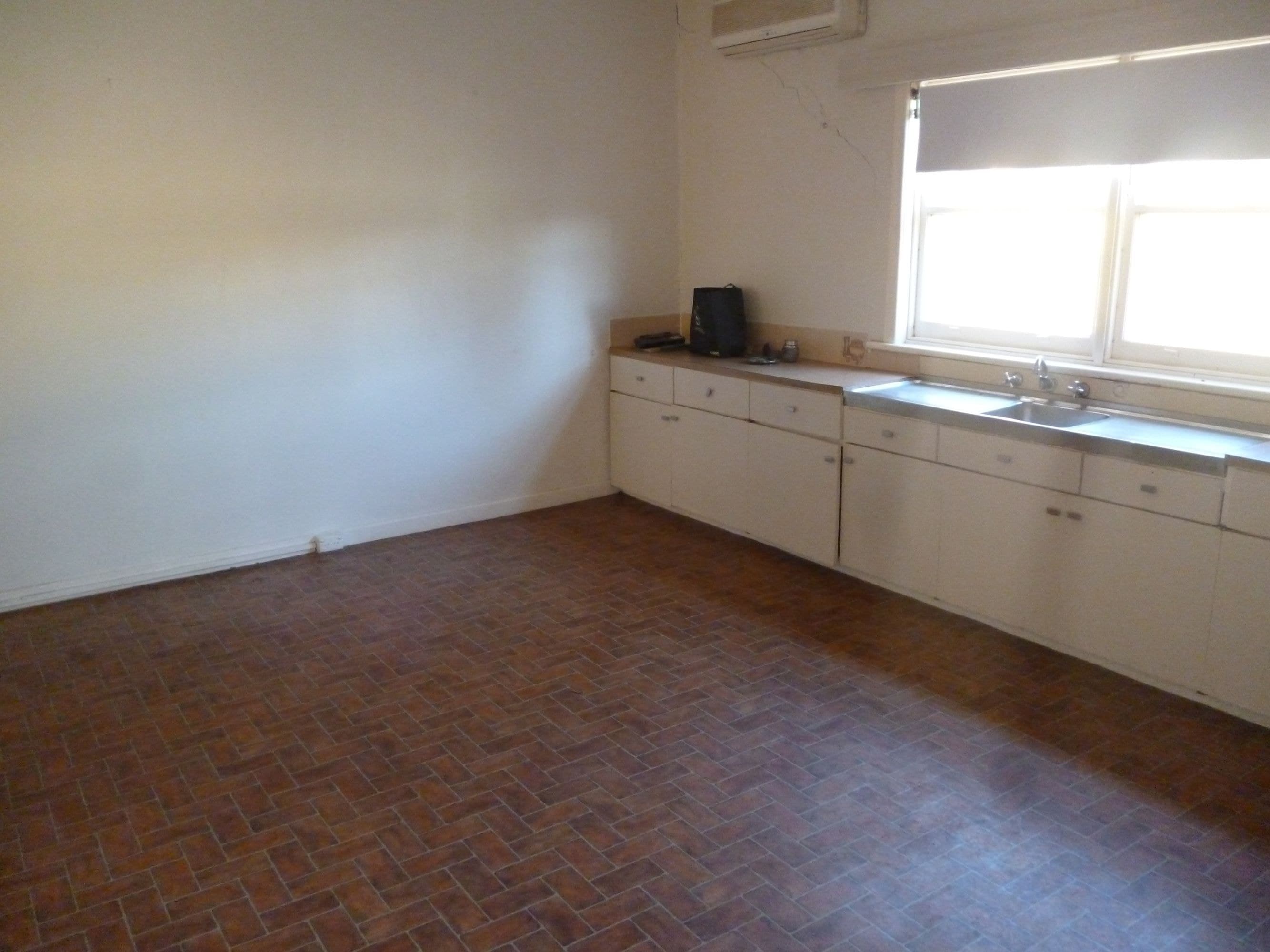 4 Palm Avenue, Horsham VIC 3400, Horsham - Thumbnail 2